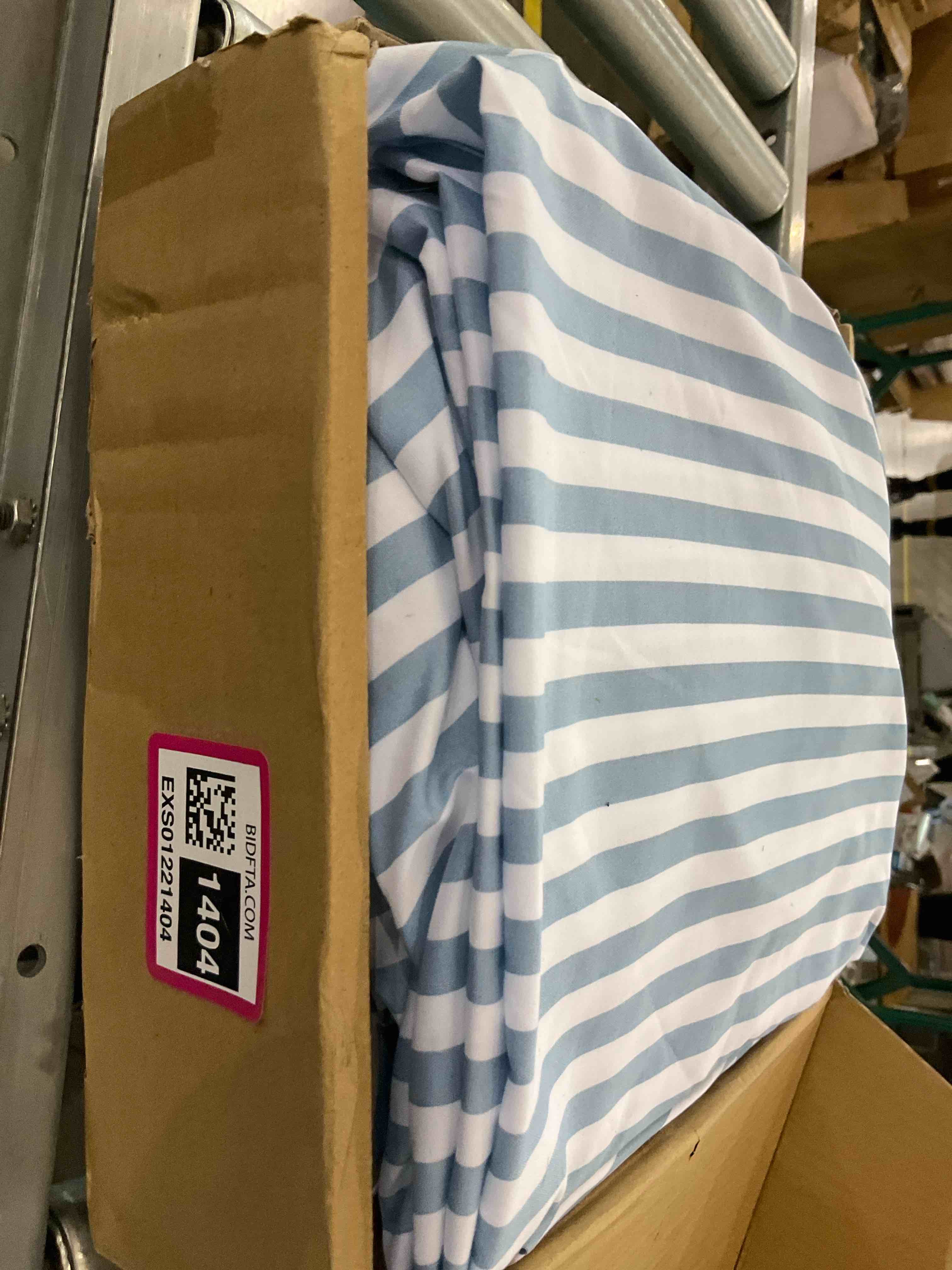 https://s3.amazonaws.com/lotting-images-prod/BargainHunt/EXS01221404_1711378563862.jpeg