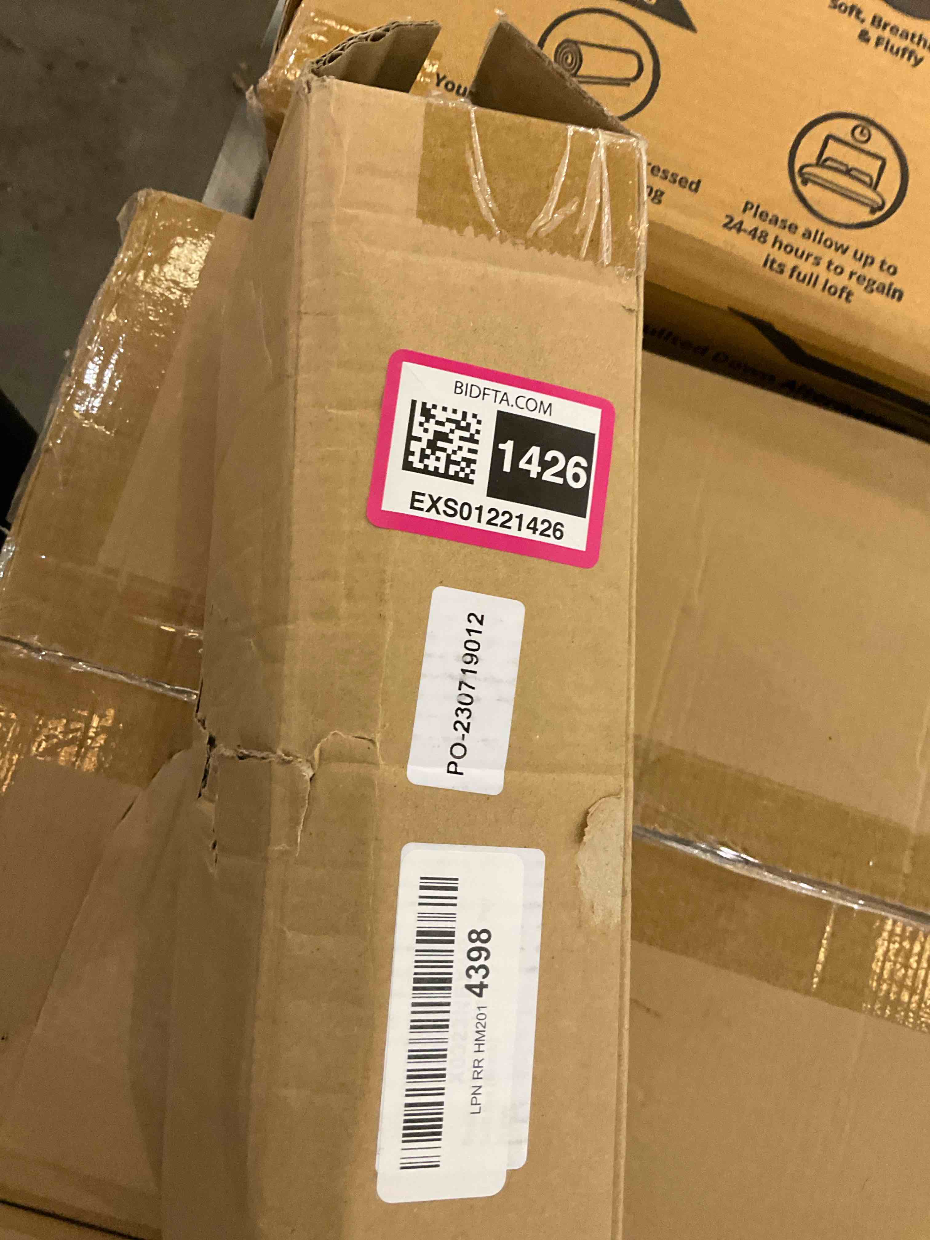 https://s3.amazonaws.com/lotting-images-prod/BargainHunt/EXS01221426_1711385795714.jpeg