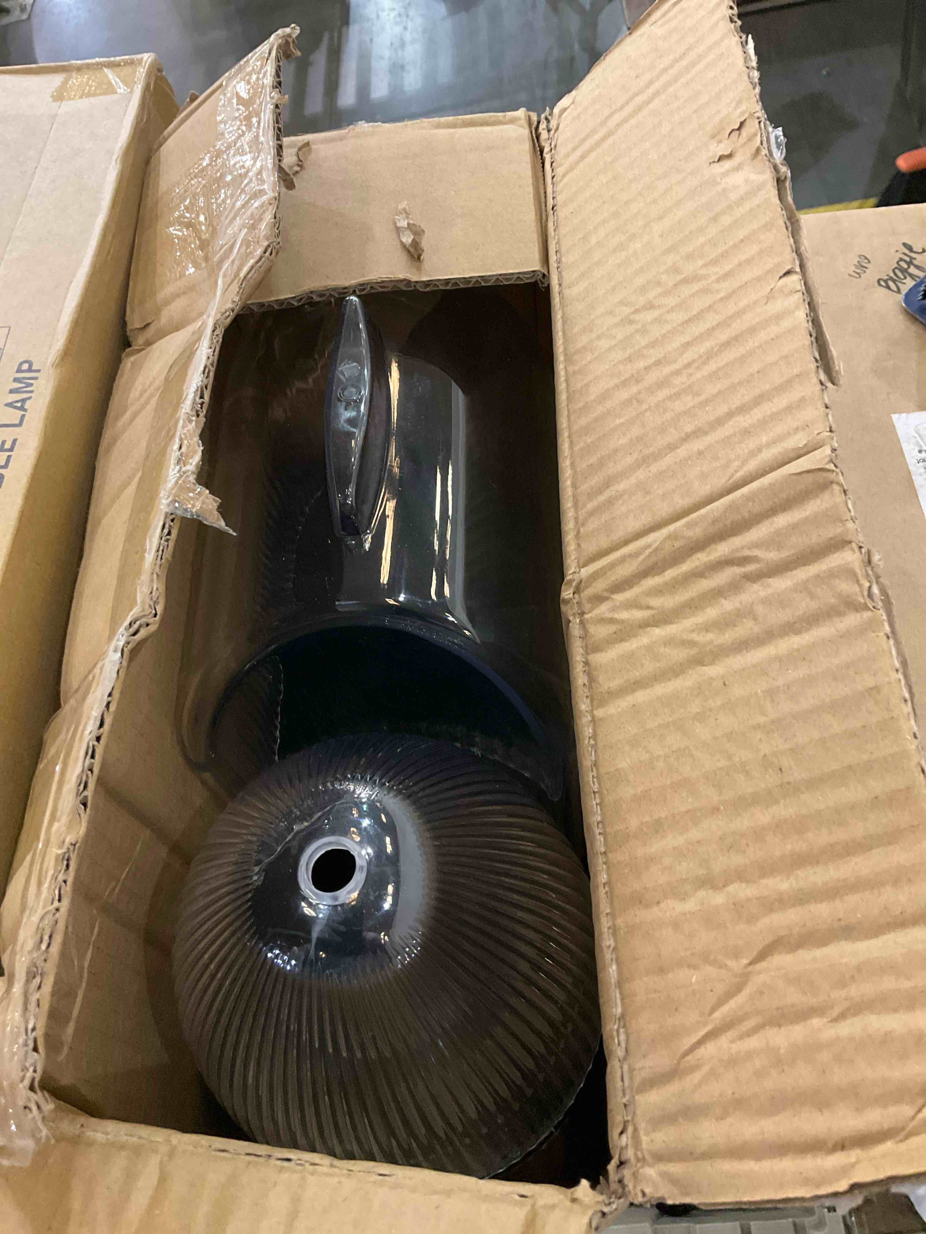 https://s3.amazonaws.com/lotting-images-prod/BargainHunt/EXS01221459_1711392495075.jpeg