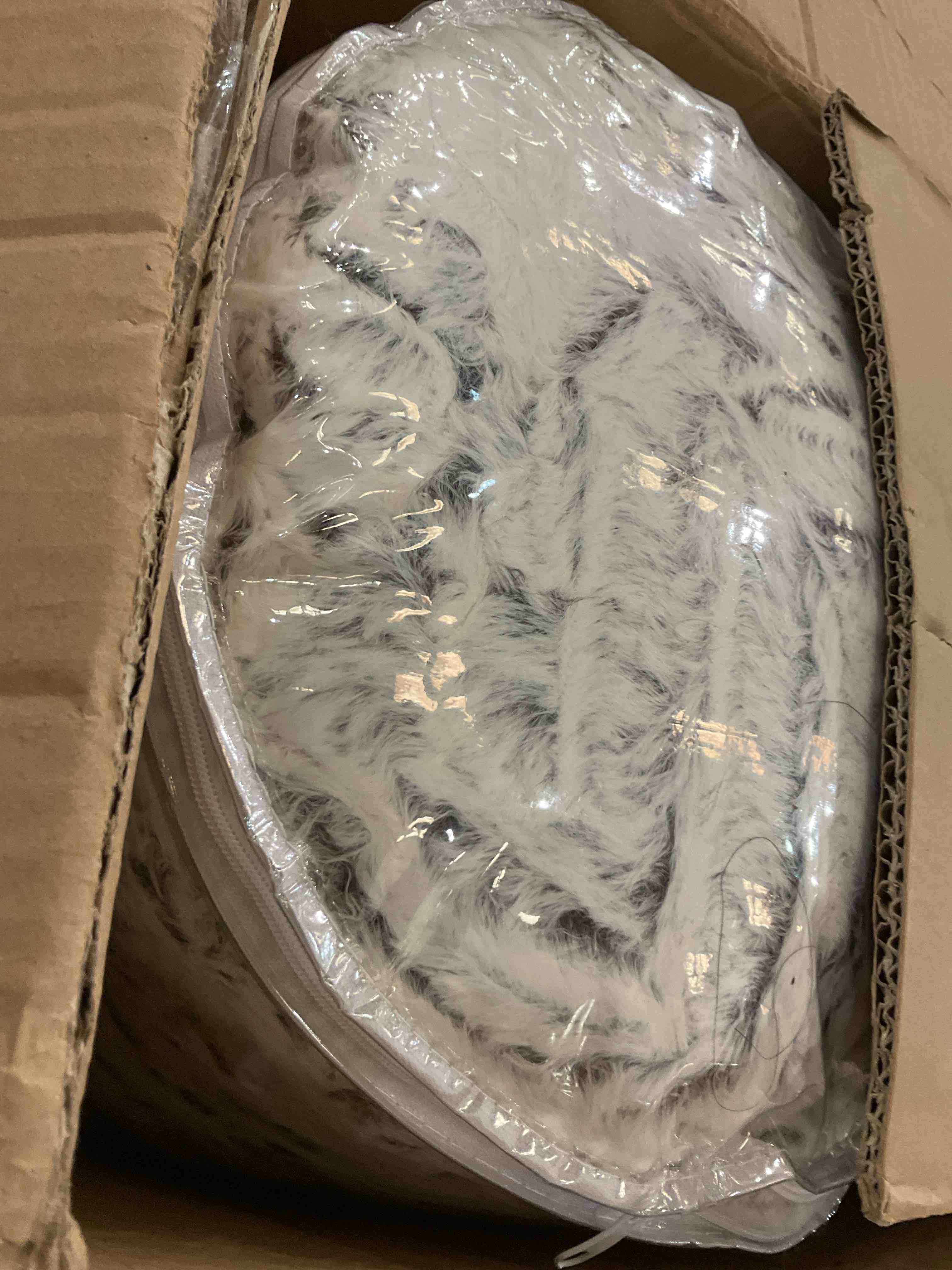 https://s3.amazonaws.com/lotting-images-prod/BargainHunt/EXS01221502_1709836510795.jpeg