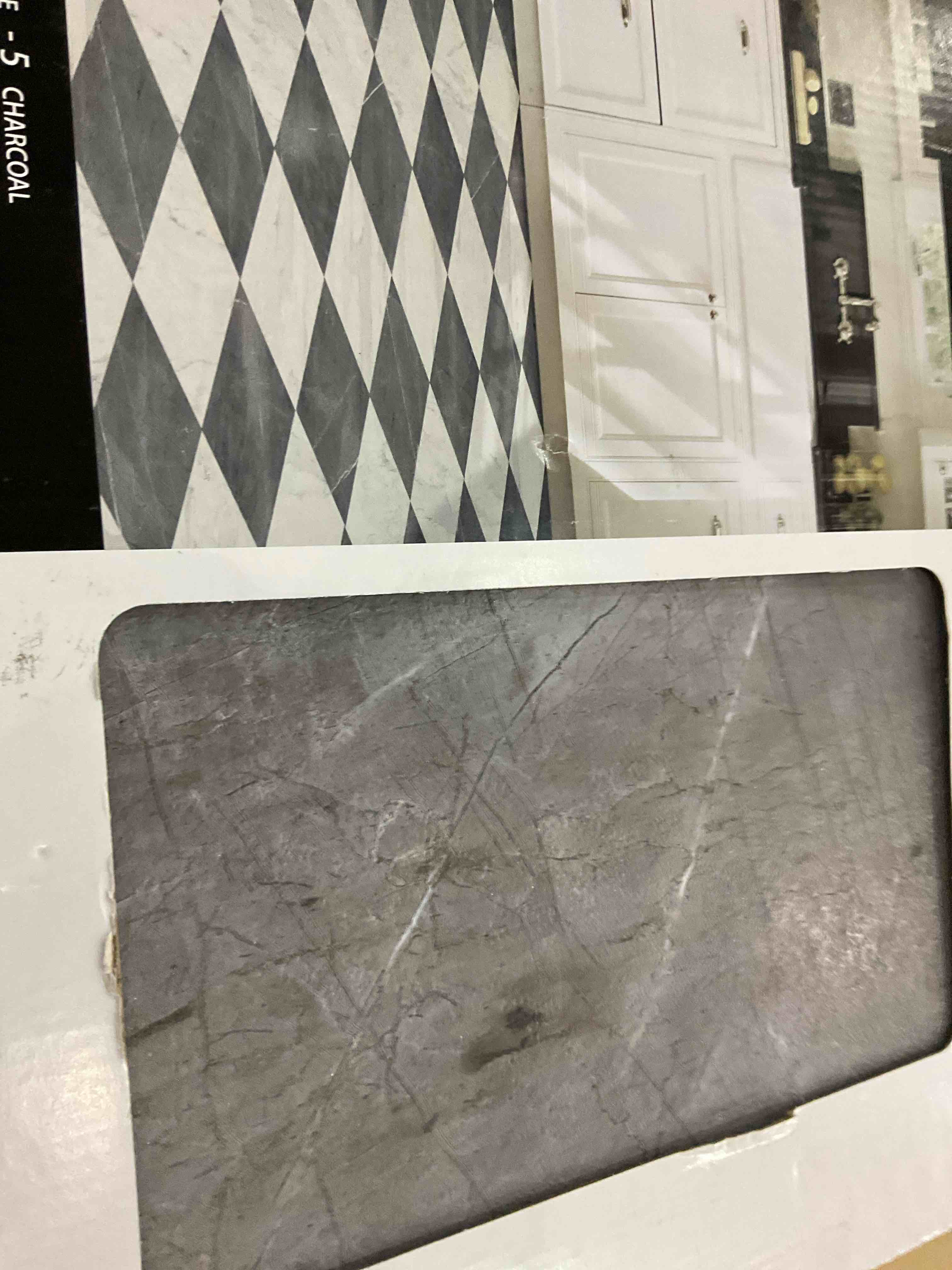https://s3.amazonaws.com/lotting-images-prod/BargainHunt/EXS01221626_1709909929087.jpeg