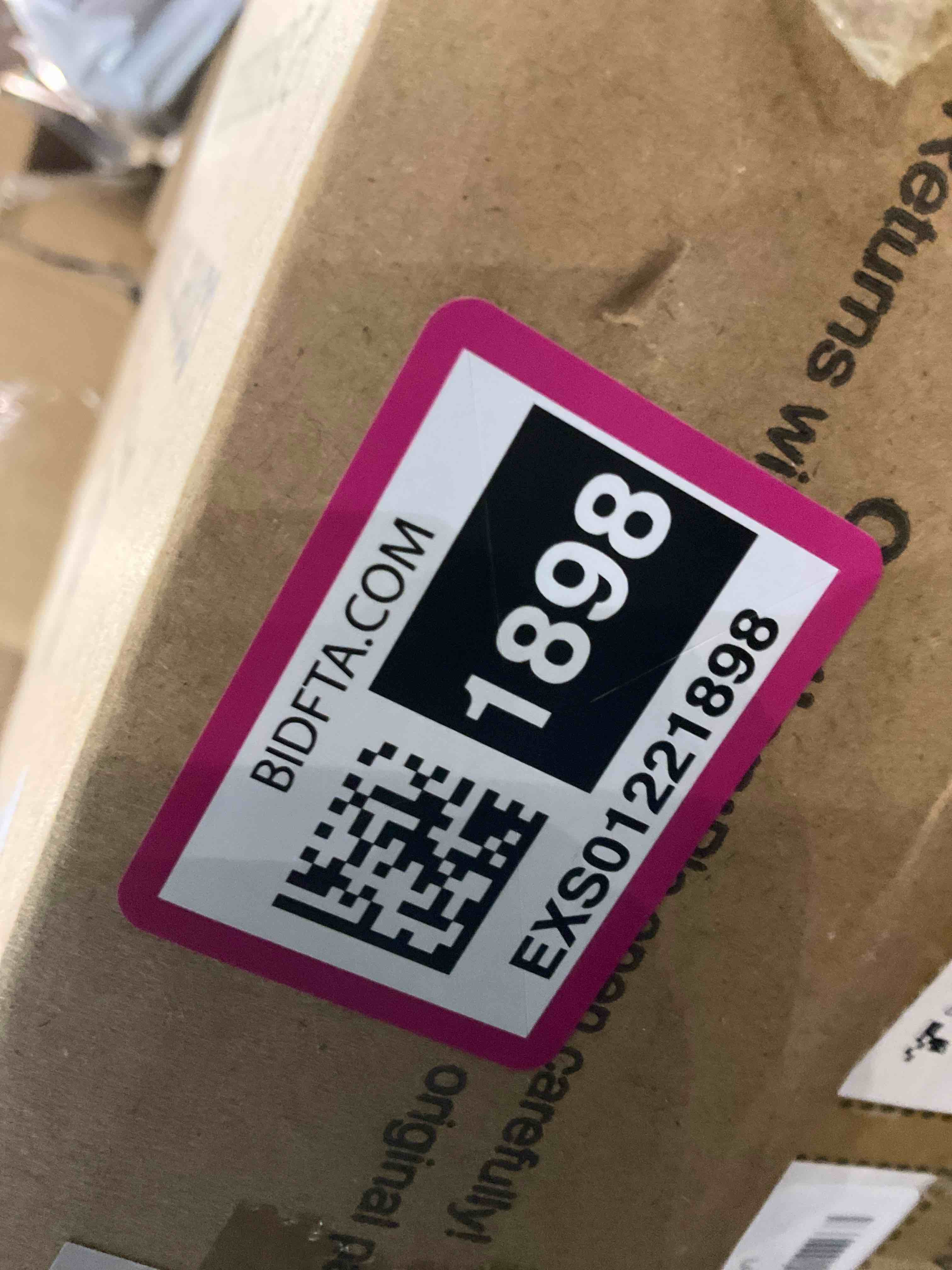 https://s3.amazonaws.com/lotting-images-prod/BargainHunt/EXS01221898_1710417294623.jpeg