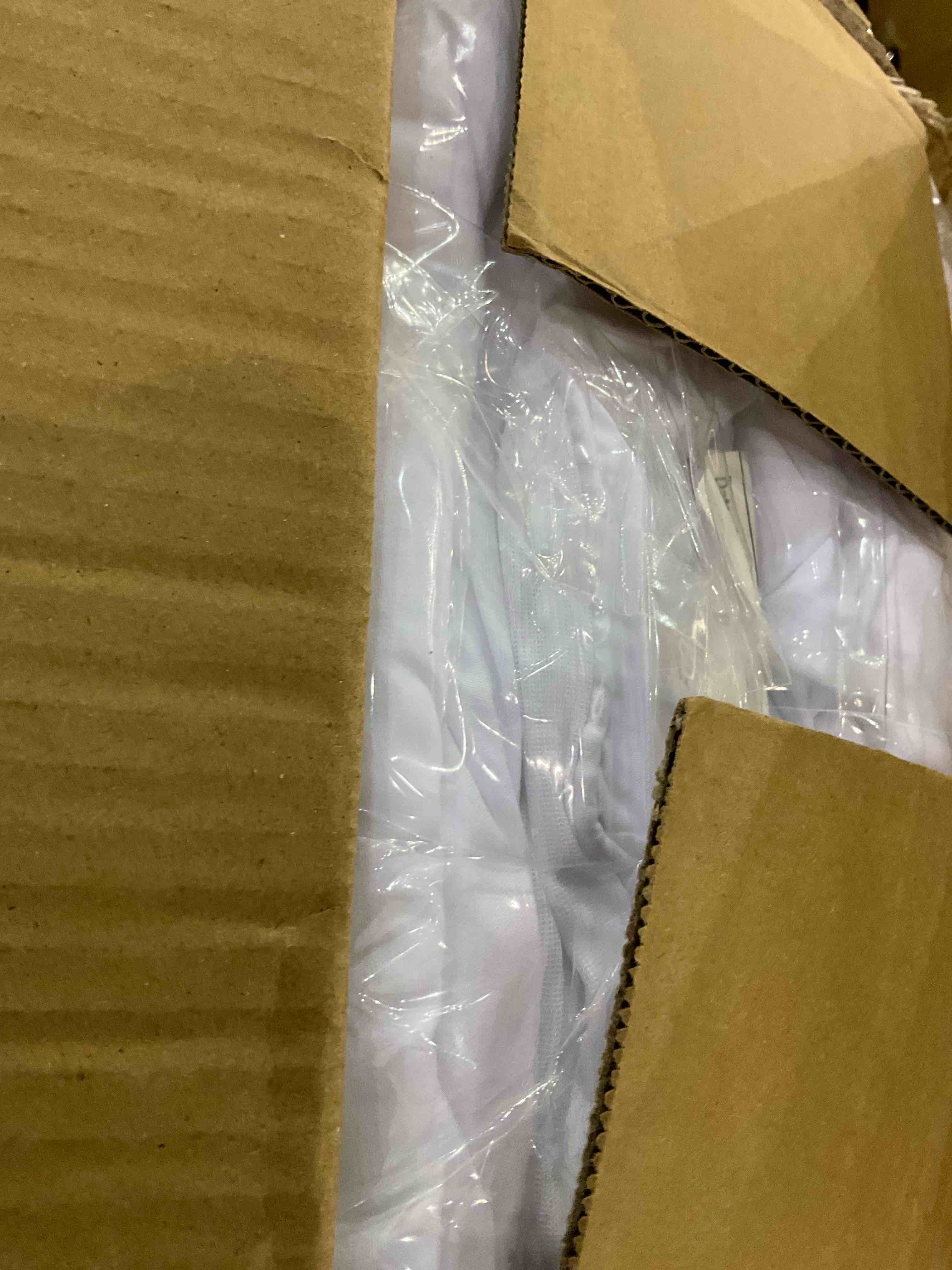 https://s3.amazonaws.com/lotting-images-prod/BargainHunt/EXS01221901_1710417550321.jpeg