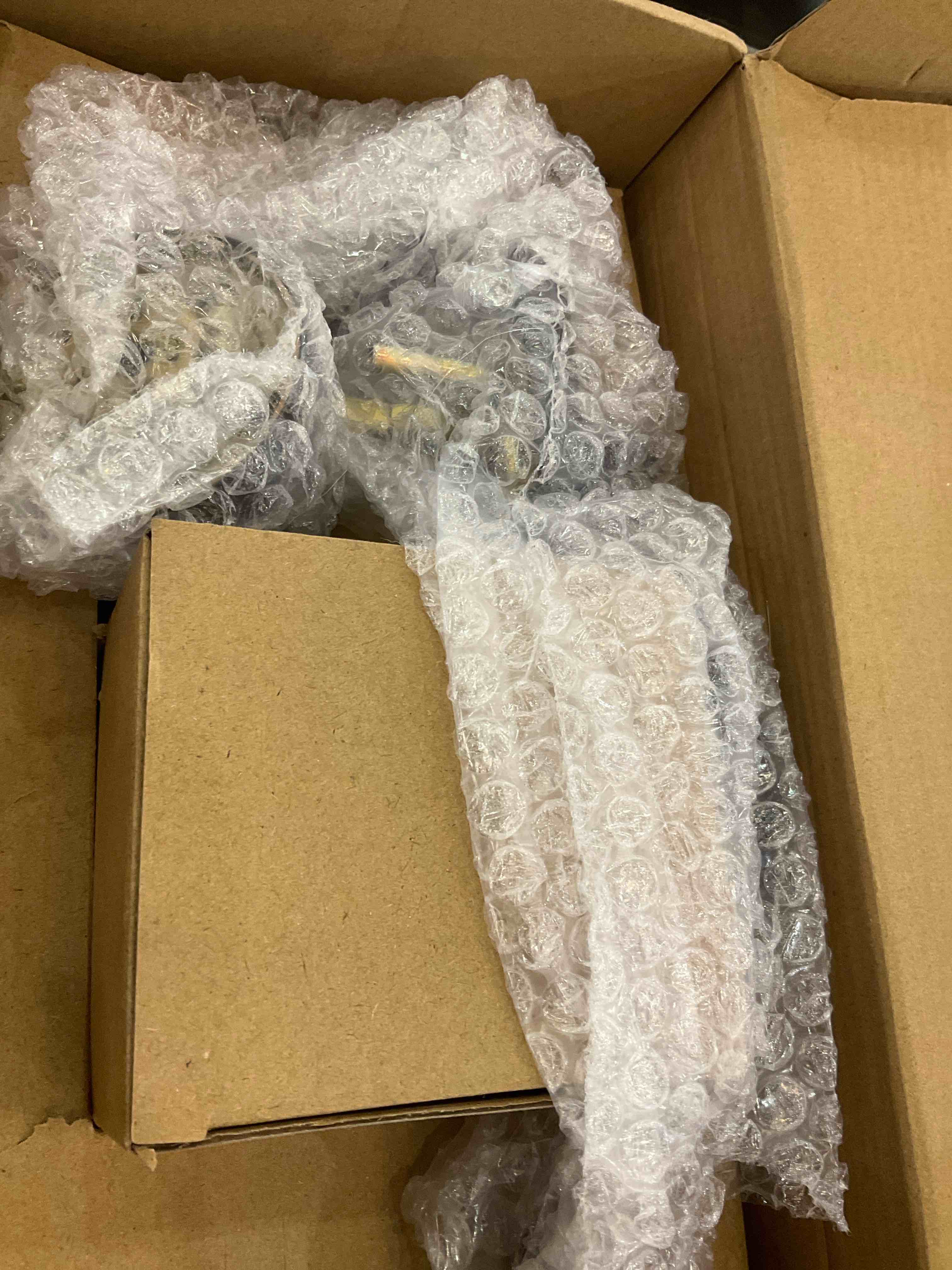 https://s3.amazonaws.com/lotting-images-prod/BargainHunt/EXS01222043_1710182671428.jpeg