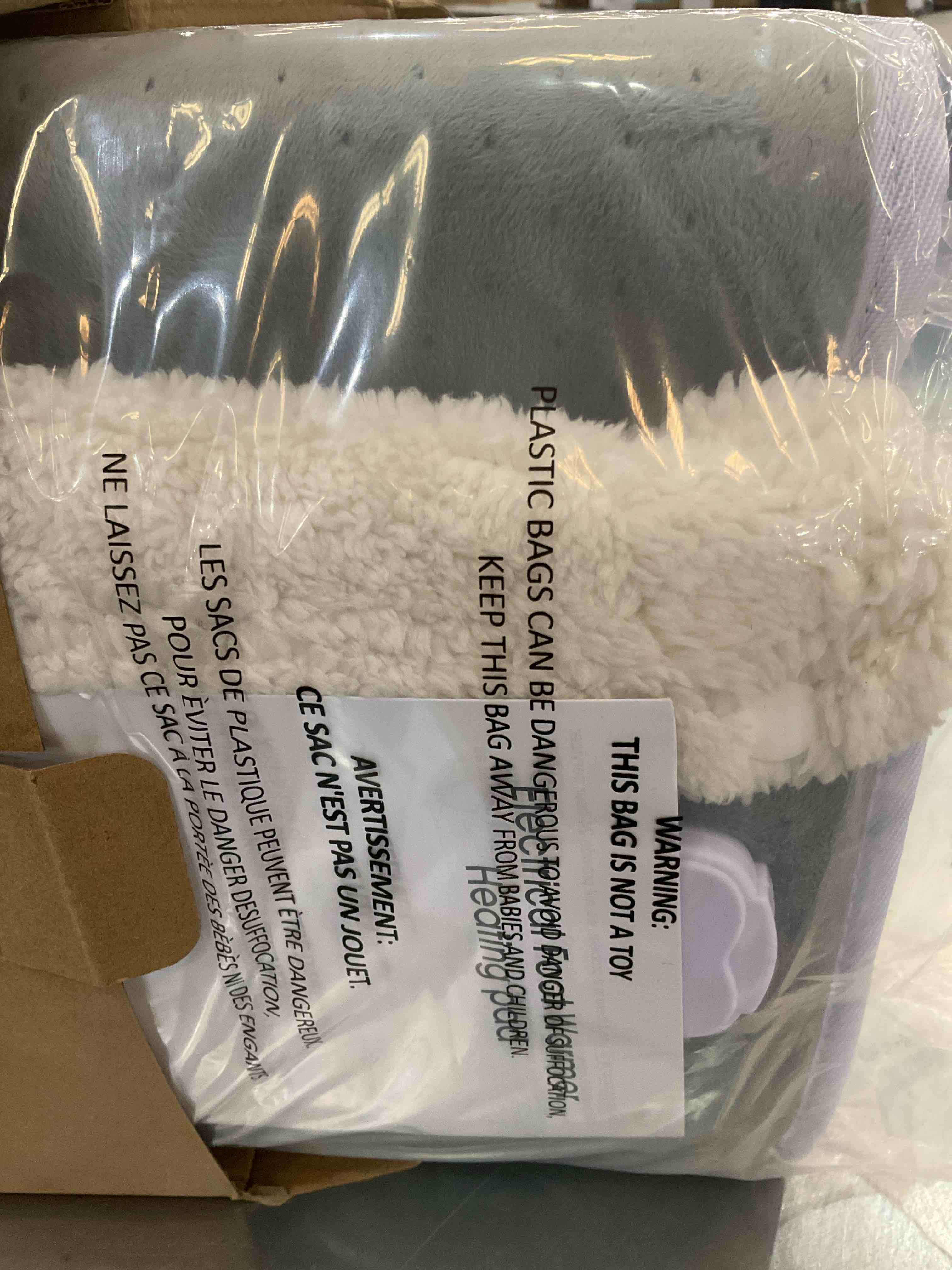 https://s3.amazonaws.com/lotting-images-prod/BargainHunt/EXS01222046_1710183071139.jpeg