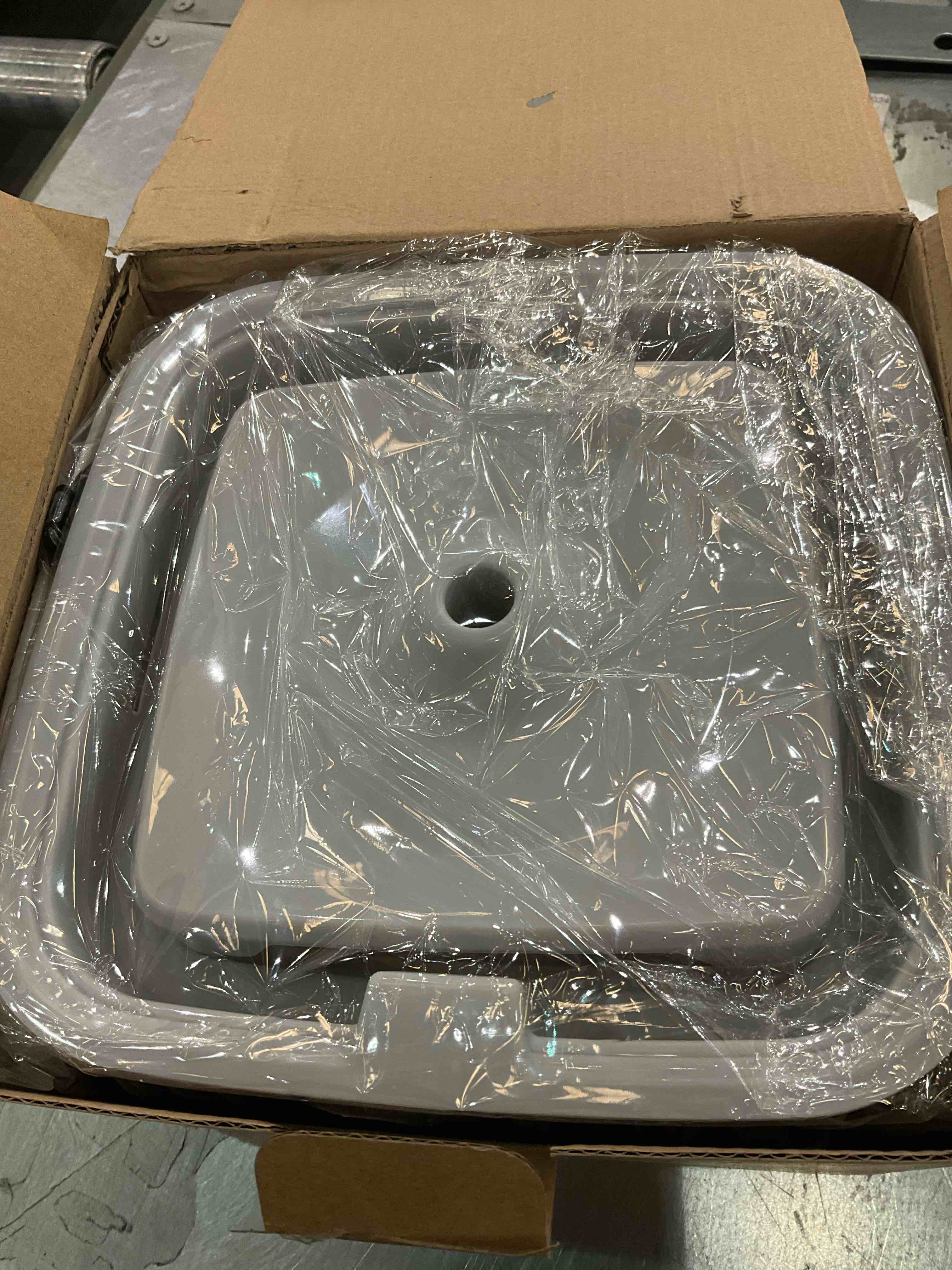 https://s3.amazonaws.com/lotting-images-prod/BargainHunt/EXS01222231_1710343530167.jpeg
