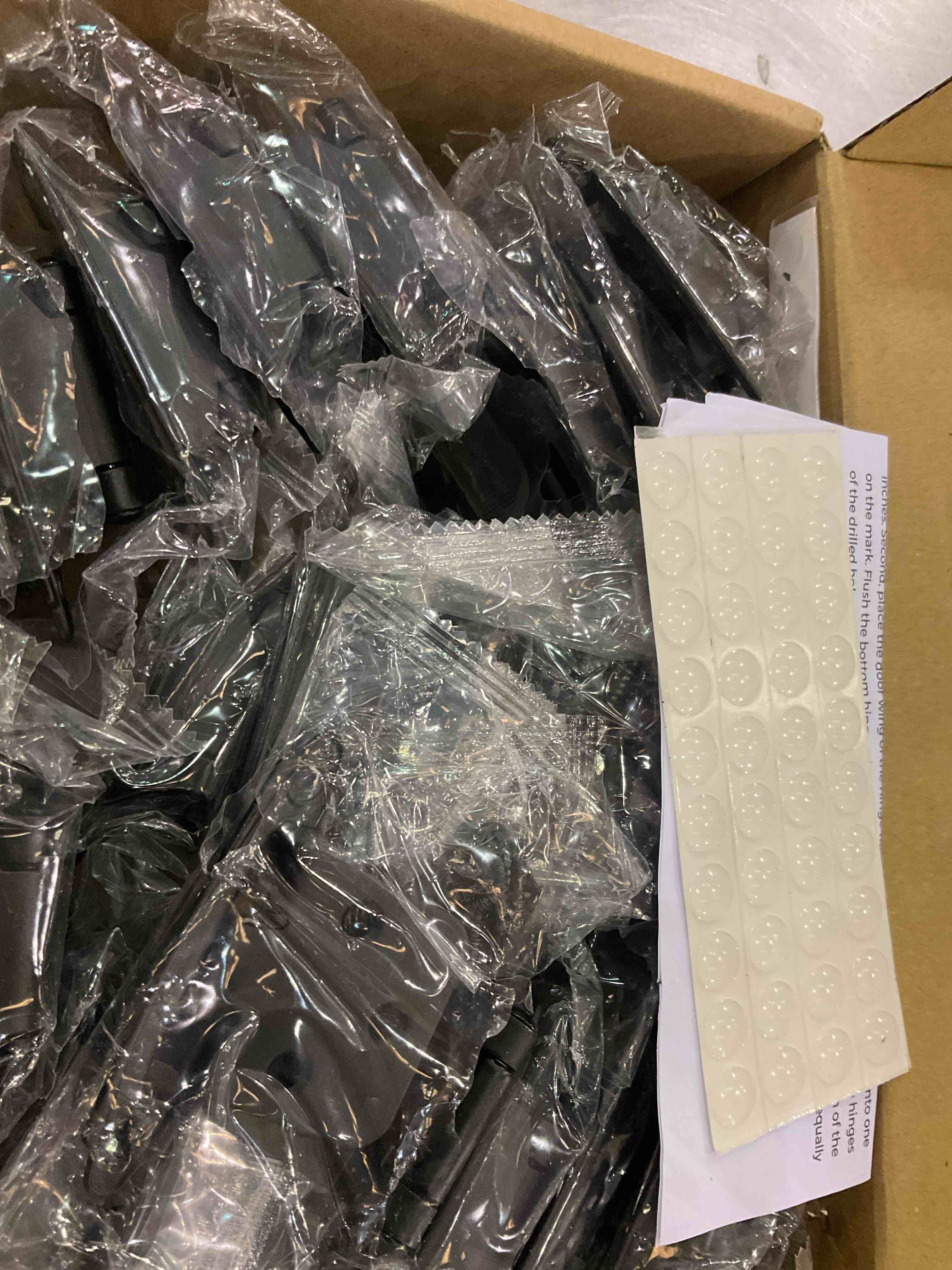 https://s3.amazonaws.com/lotting-images-prod/BargainHunt/EXS01222323_1710428265546.jpeg