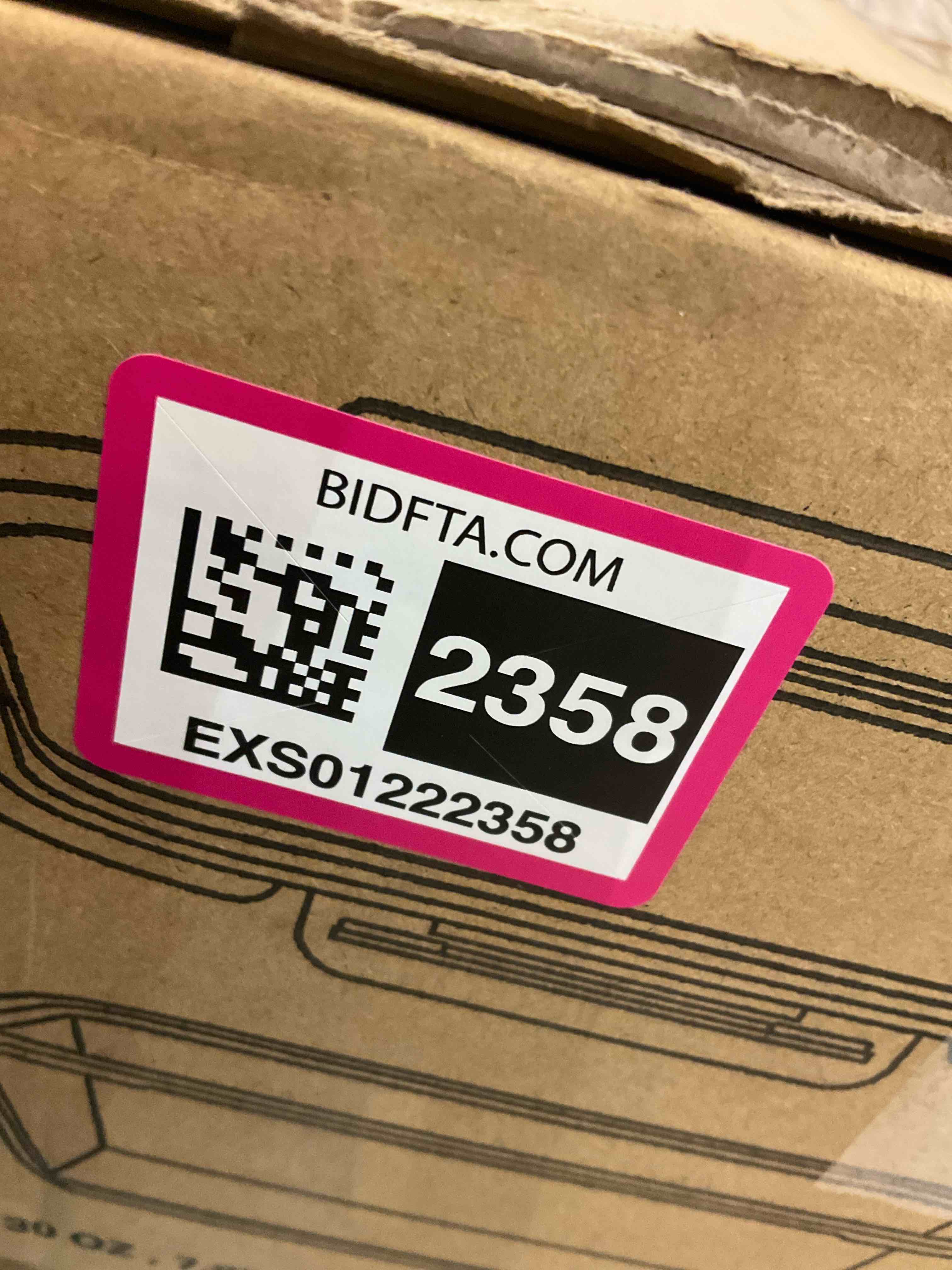 https://s3.amazonaws.com/lotting-images-prod/BargainHunt/EXS01222358_1710436997084.jpeg
