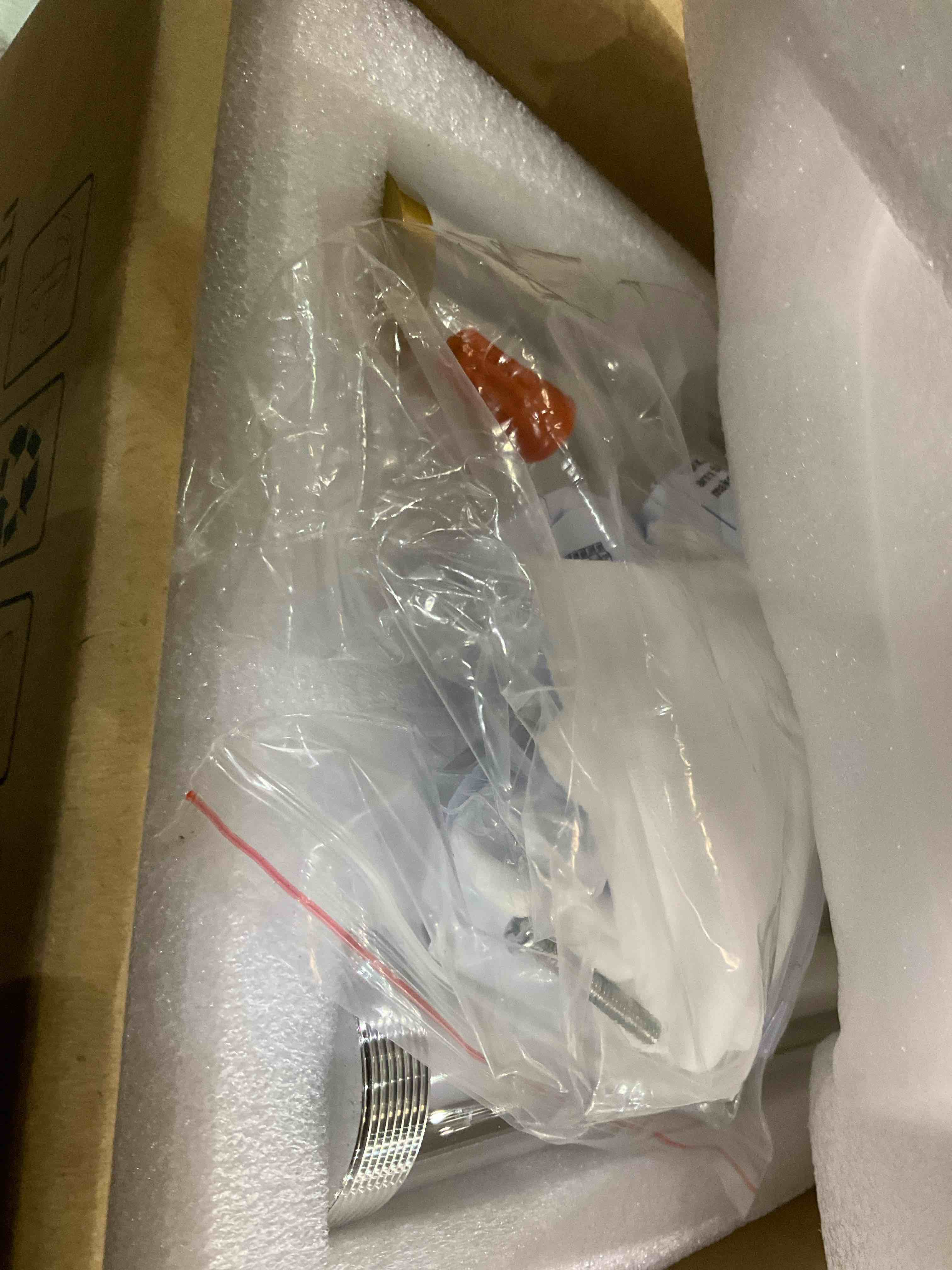 https://s3.amazonaws.com/lotting-images-prod/BargainHunt/EXS01222373_1710441735038.jpeg