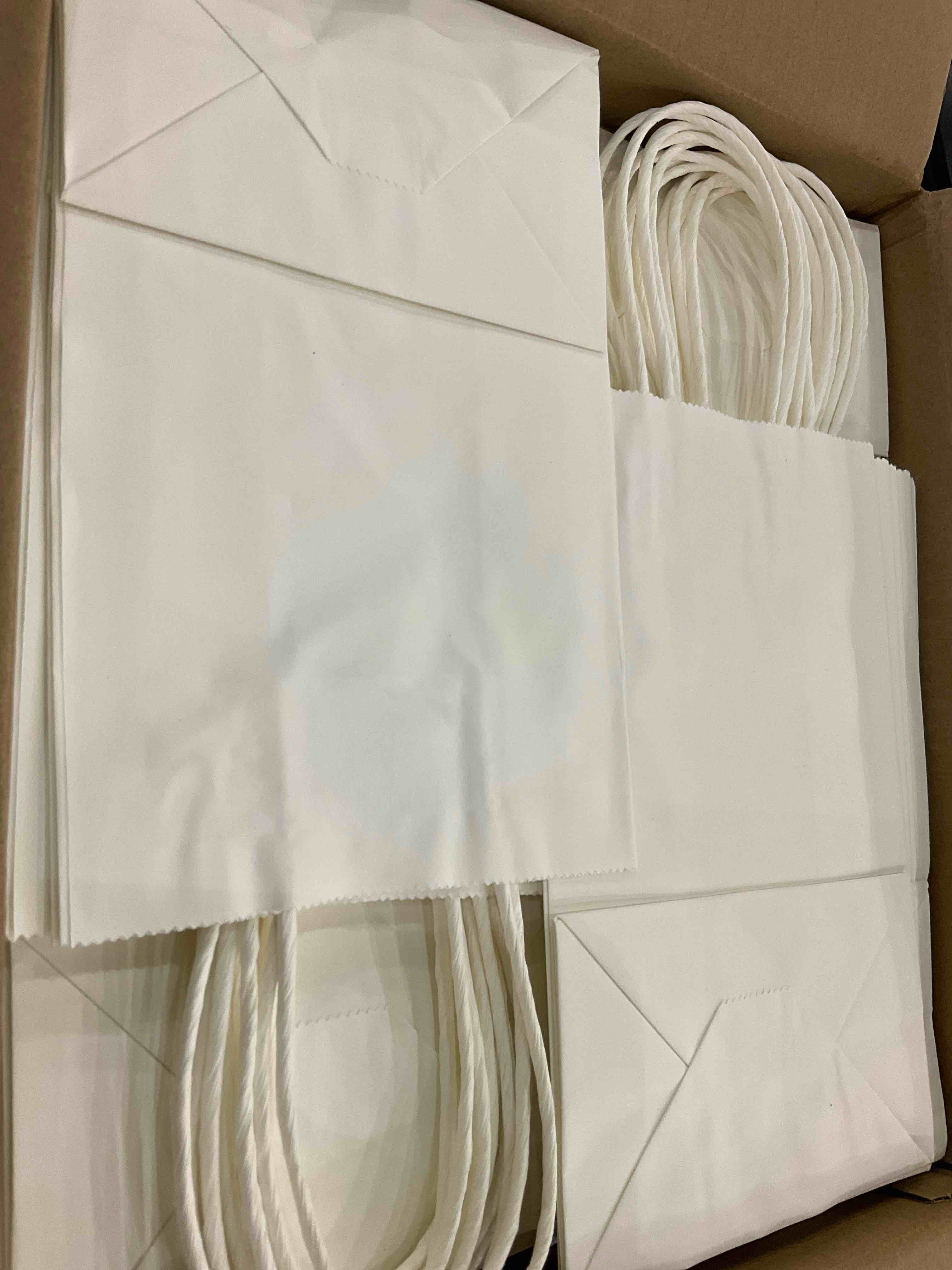 https://s3.amazonaws.com/lotting-images-prod/BargainHunt/EXS01222484_1710521297510.jpeg
