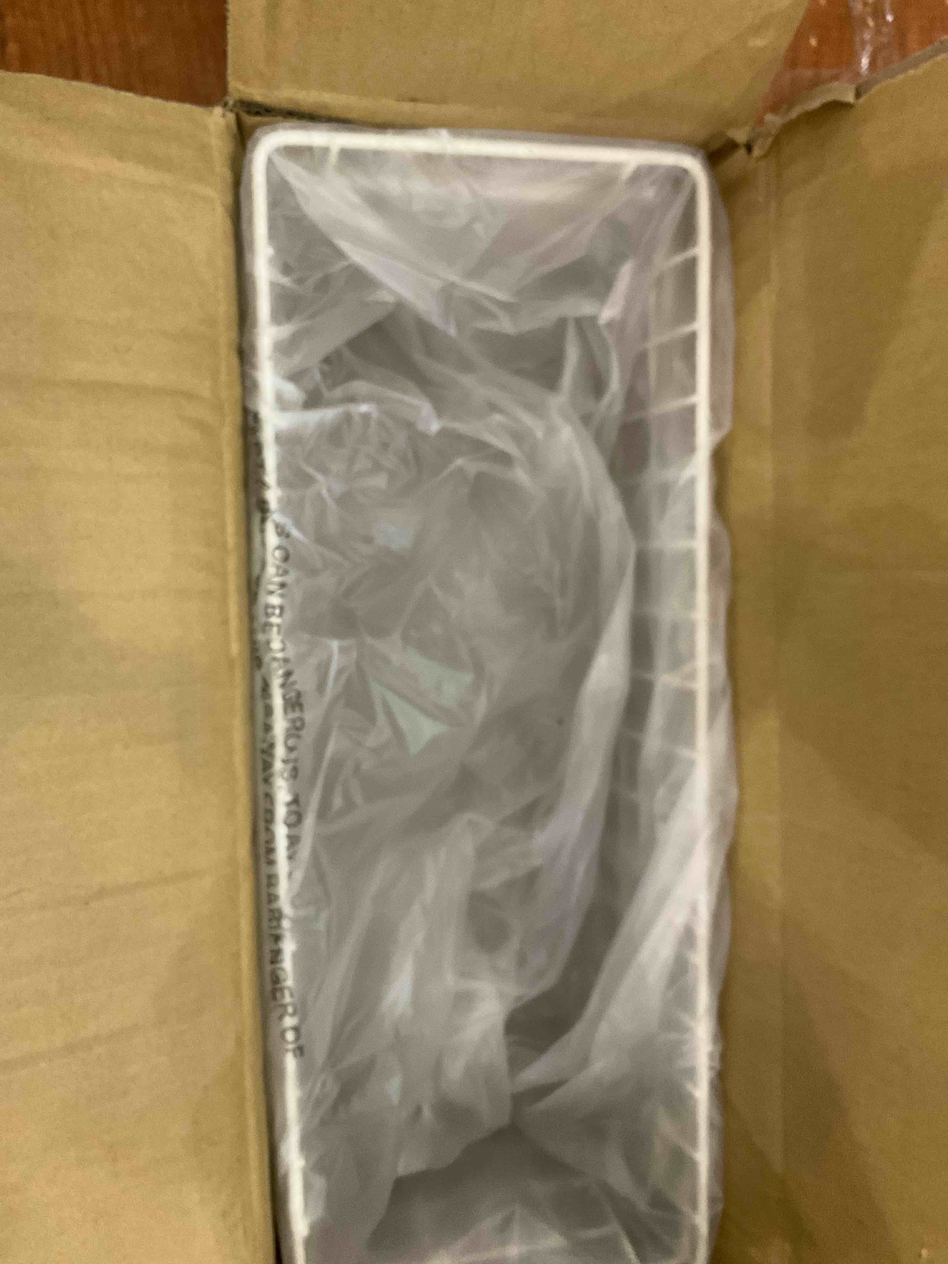 https://s3.amazonaws.com/lotting-images-prod/BargainHunt/EXS01222693_1712070728259.jpeg