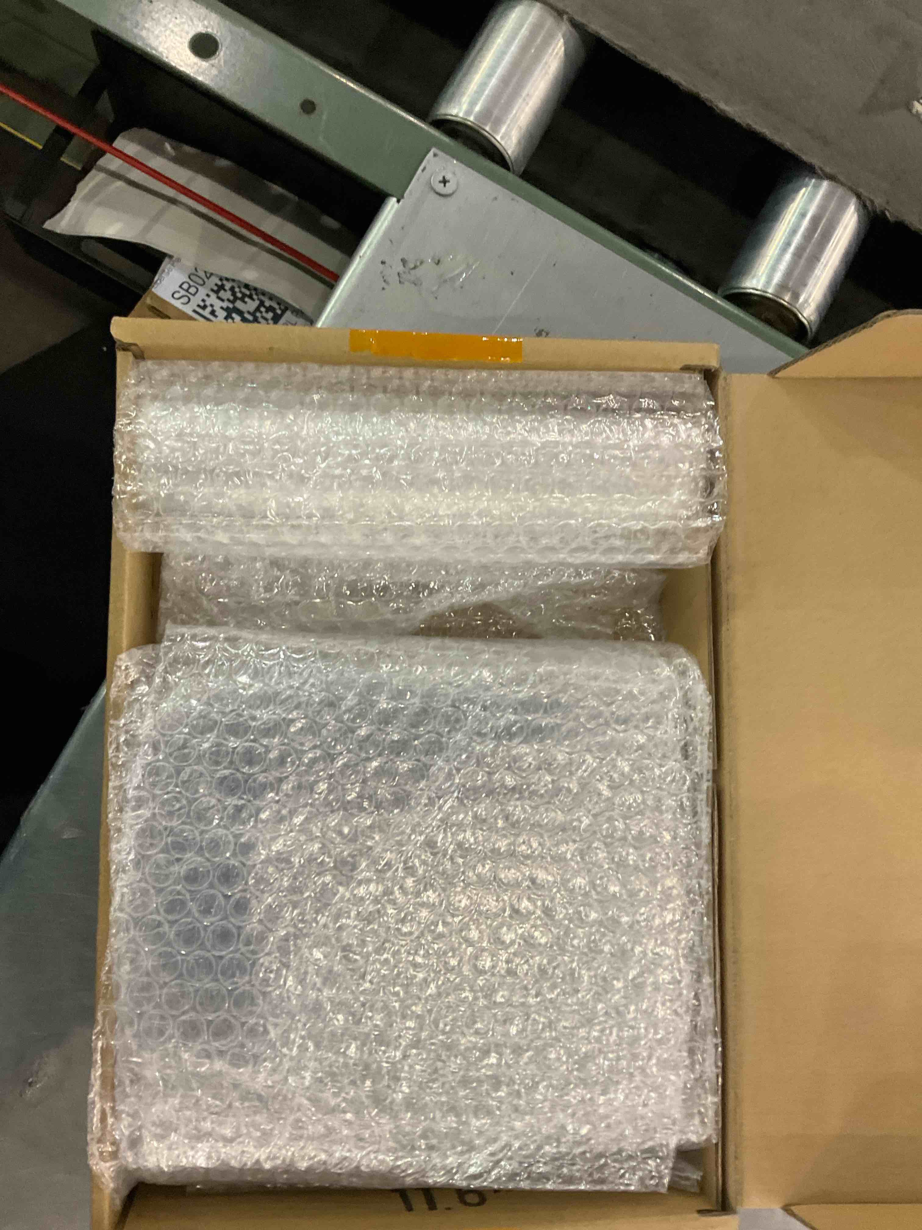 https://s3.amazonaws.com/lotting-images-prod/BargainHunt/EXS01223066_1710156632651.jpeg