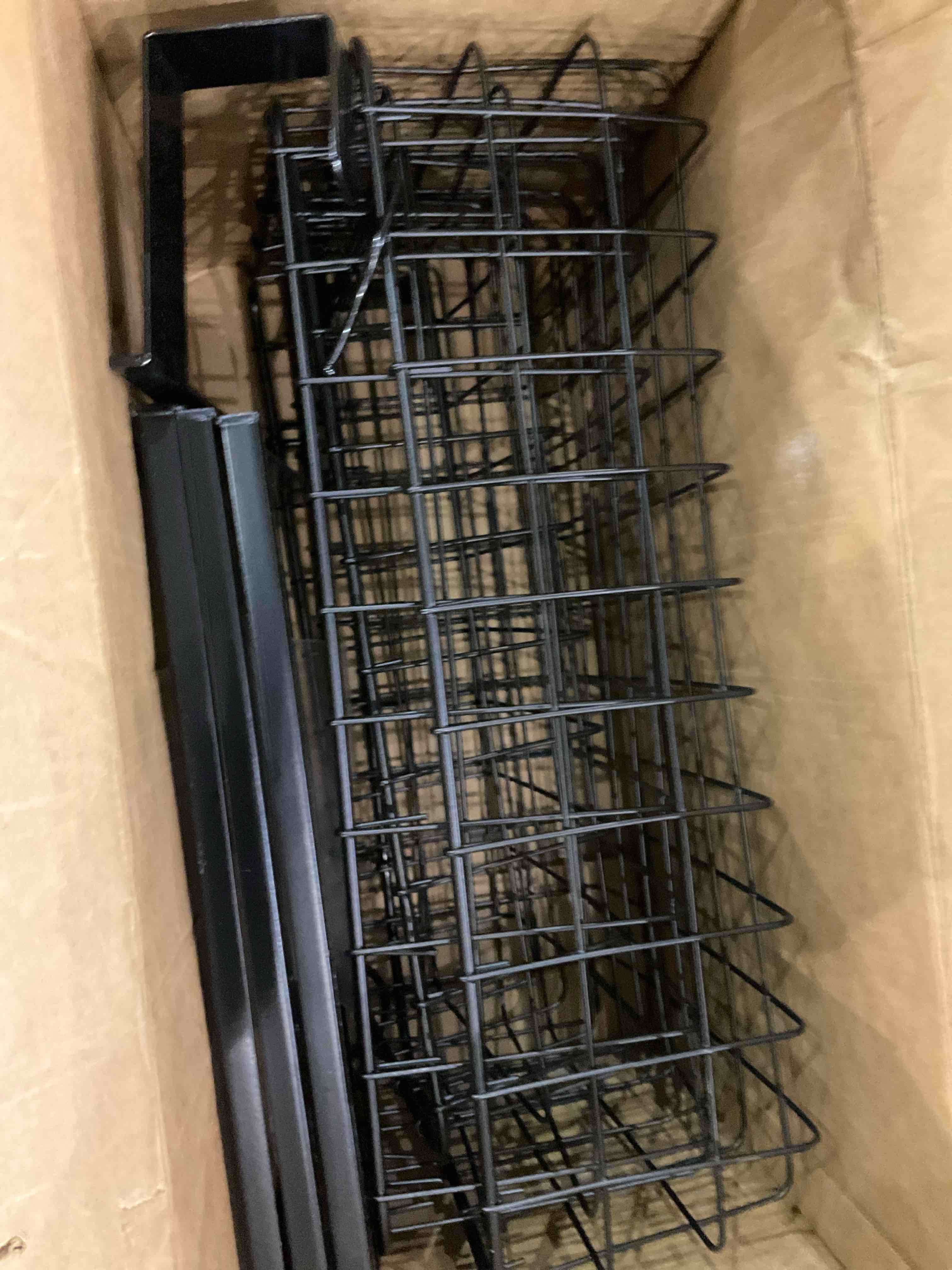 https://s3.amazonaws.com/lotting-images-prod/BargainHunt/EXS01223074_1710159470534.jpeg