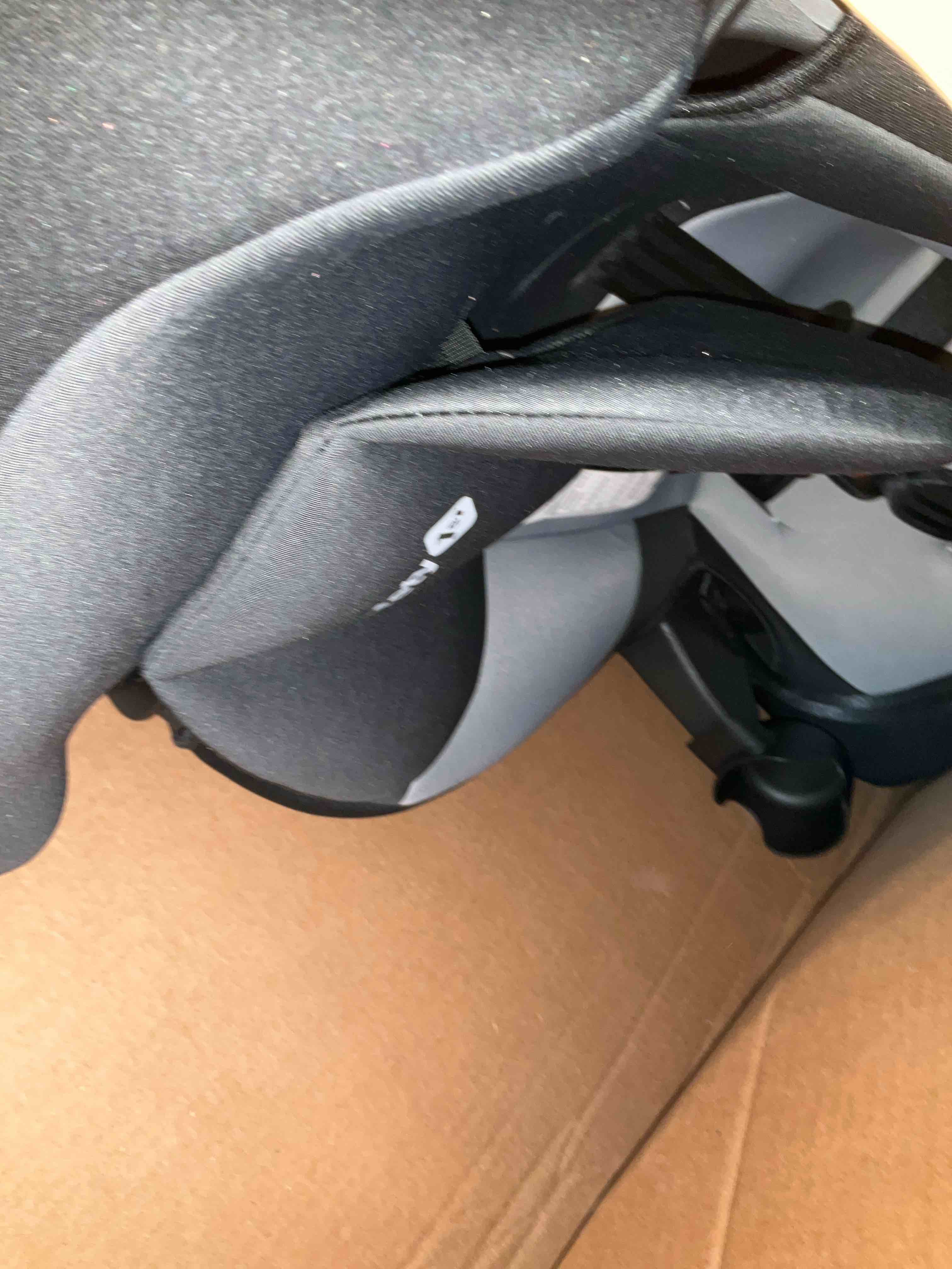 https://s3.amazonaws.com/lotting-images-prod/BargainHunt/EXS01223383_1710337961079.jpeg