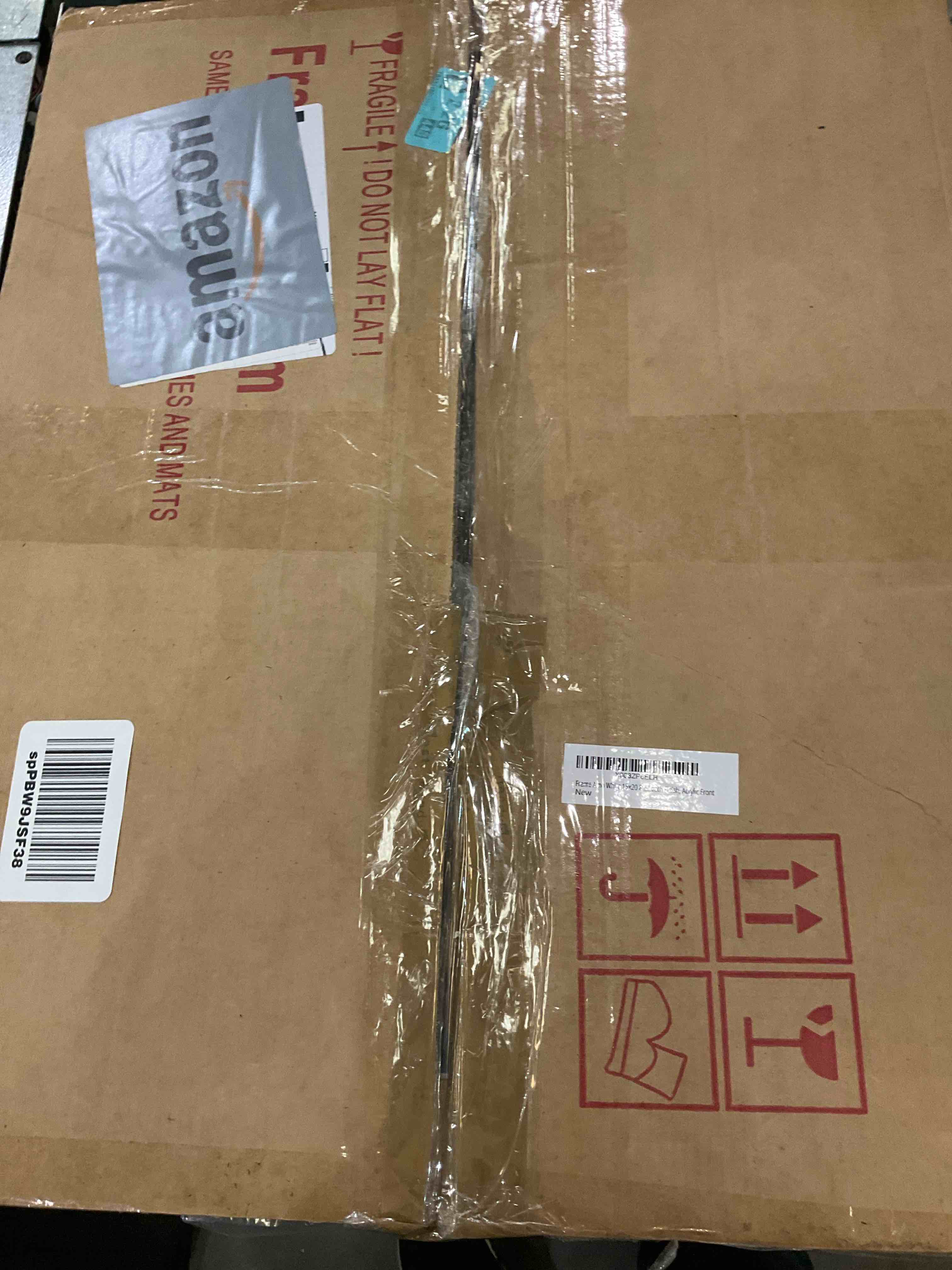 https://s3.amazonaws.com/lotting-images-prod/BargainHunt/EXS01223472_1710351700641.jpeg