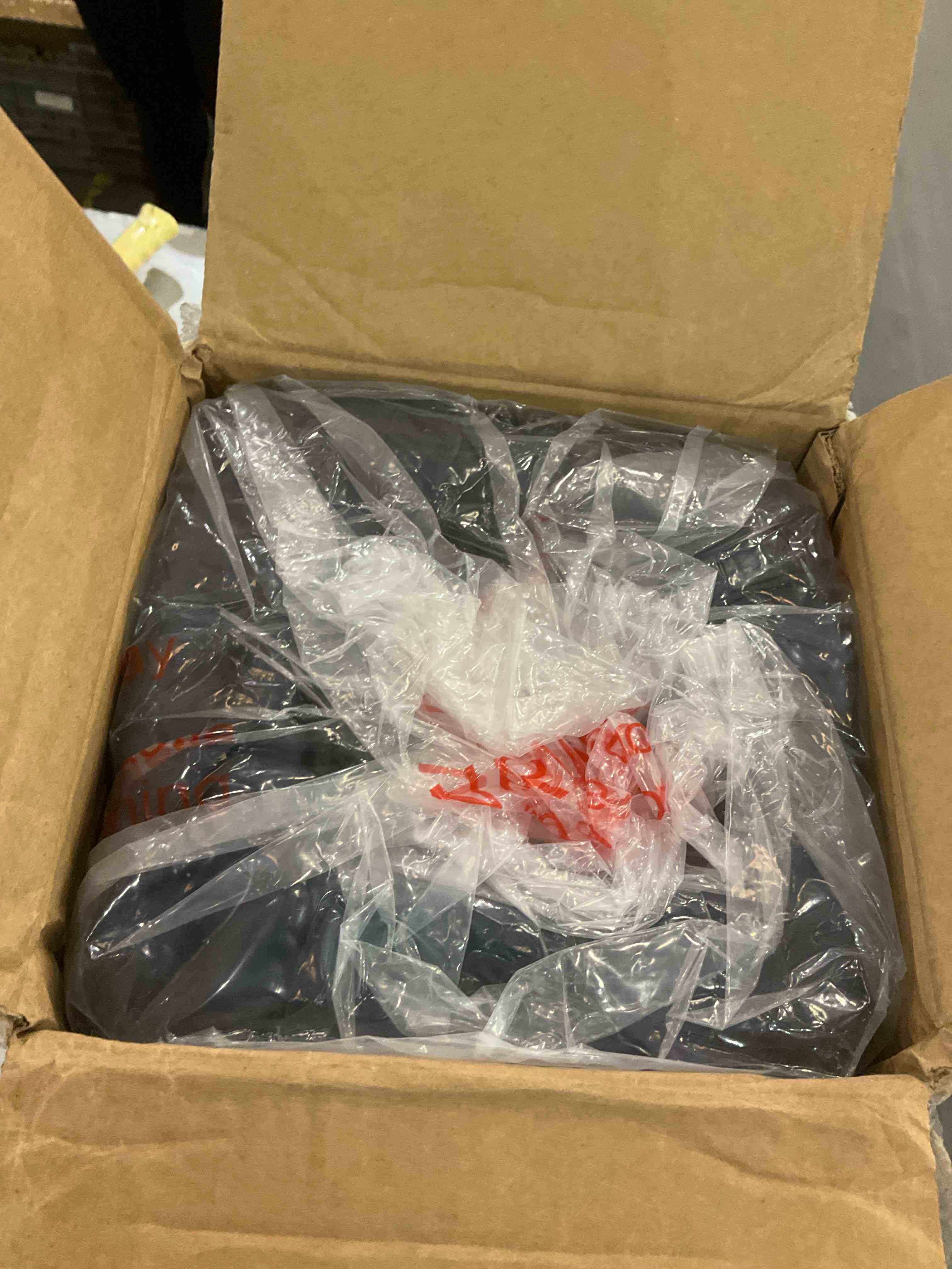 https://s3.amazonaws.com/lotting-images-prod/BargainHunt/EXS01223615_1710349265165.jpeg