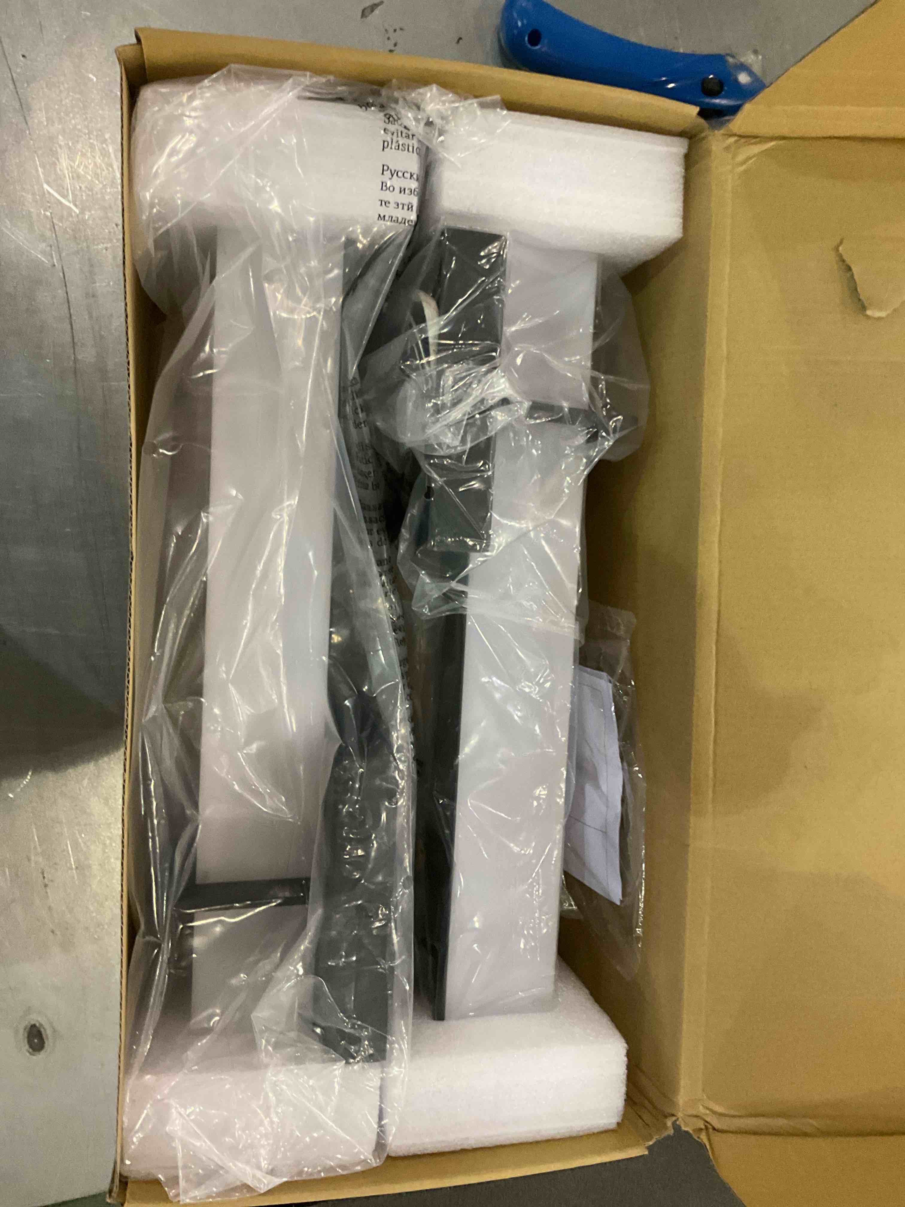 https://s3.amazonaws.com/lotting-images-prod/BargainHunt/EXS01223655_1710414877264.jpeg