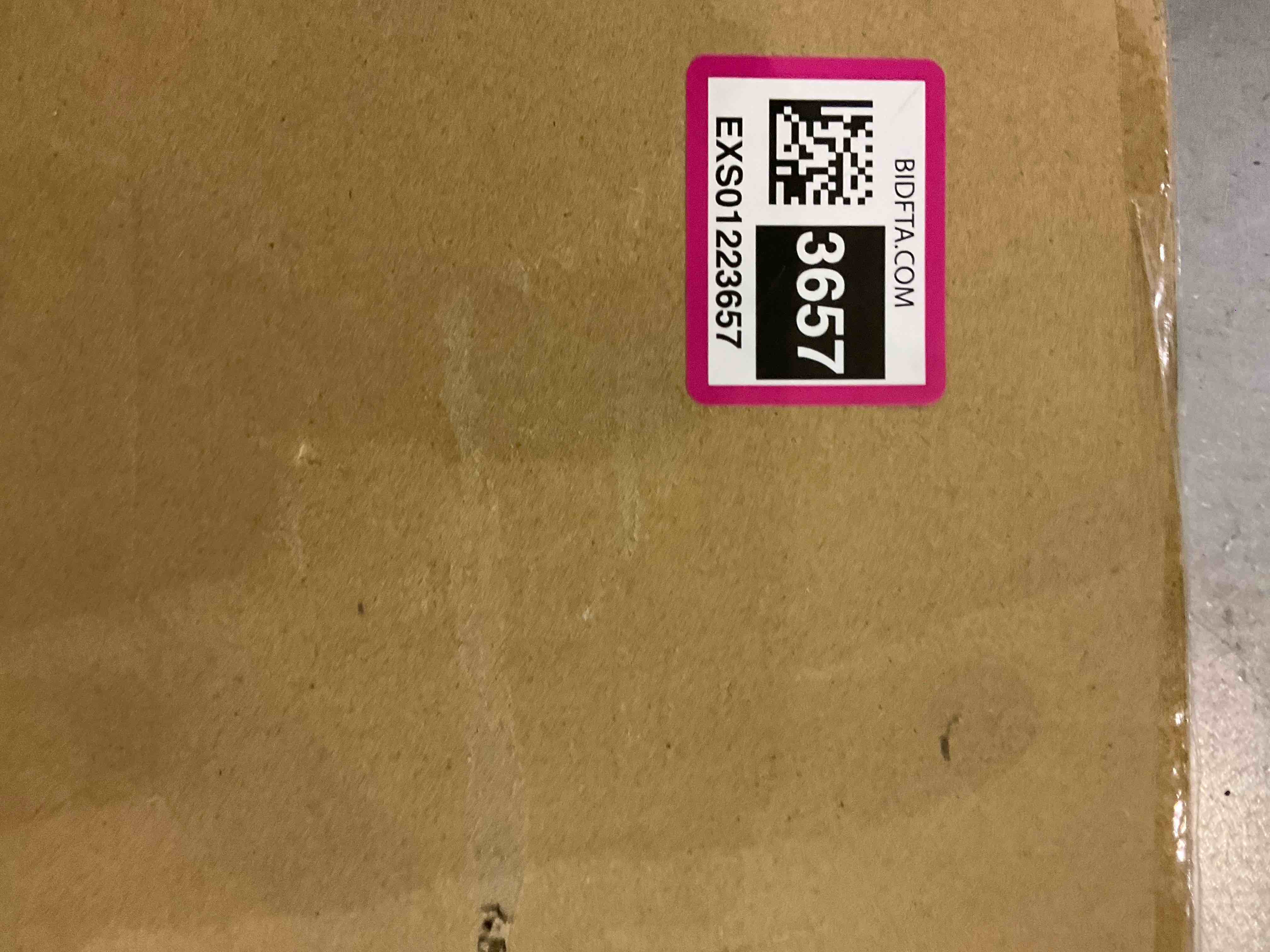 https://s3.amazonaws.com/lotting-images-prod/BargainHunt/EXS01223657_1710415111437.jpeg