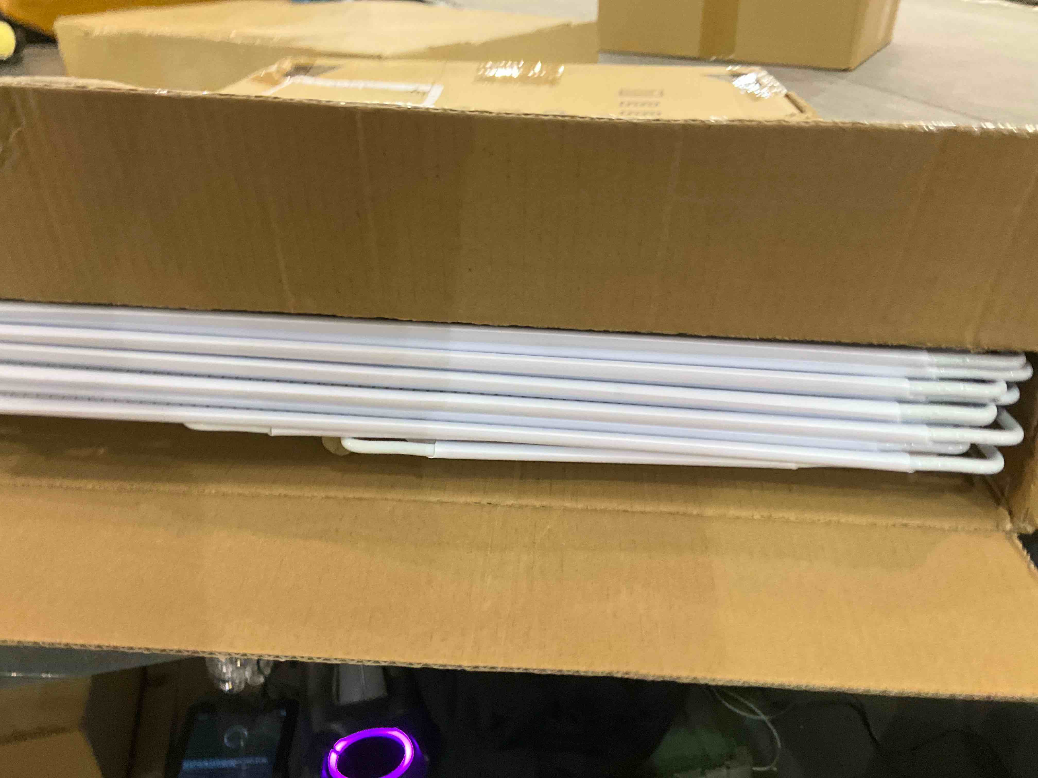 https://s3.amazonaws.com/lotting-images-prod/BargainHunt/EXS01223730_1710425684622.jpeg