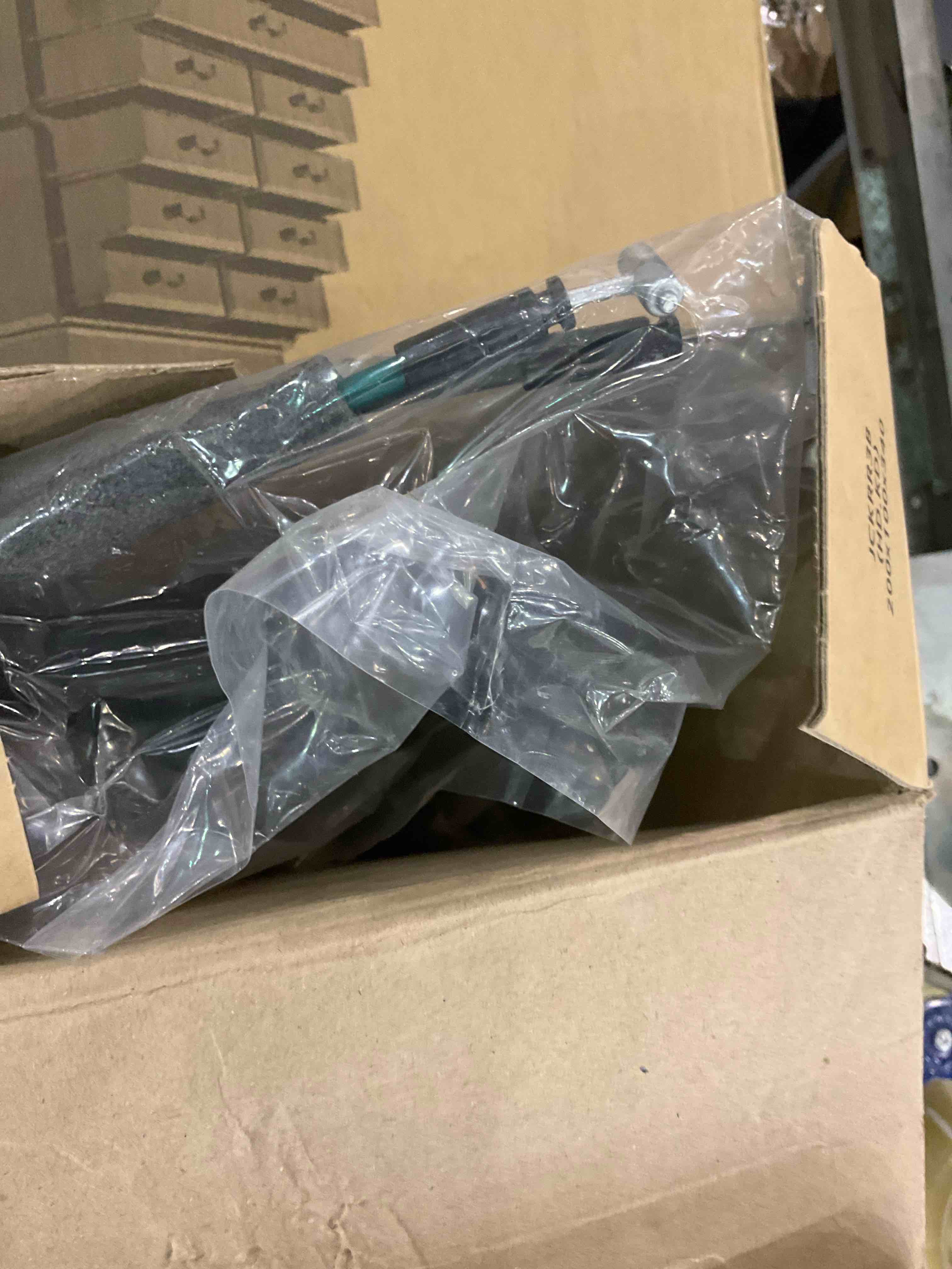 https://s3.amazonaws.com/lotting-images-prod/BargainHunt/EXS01223753_1710427968083.jpeg