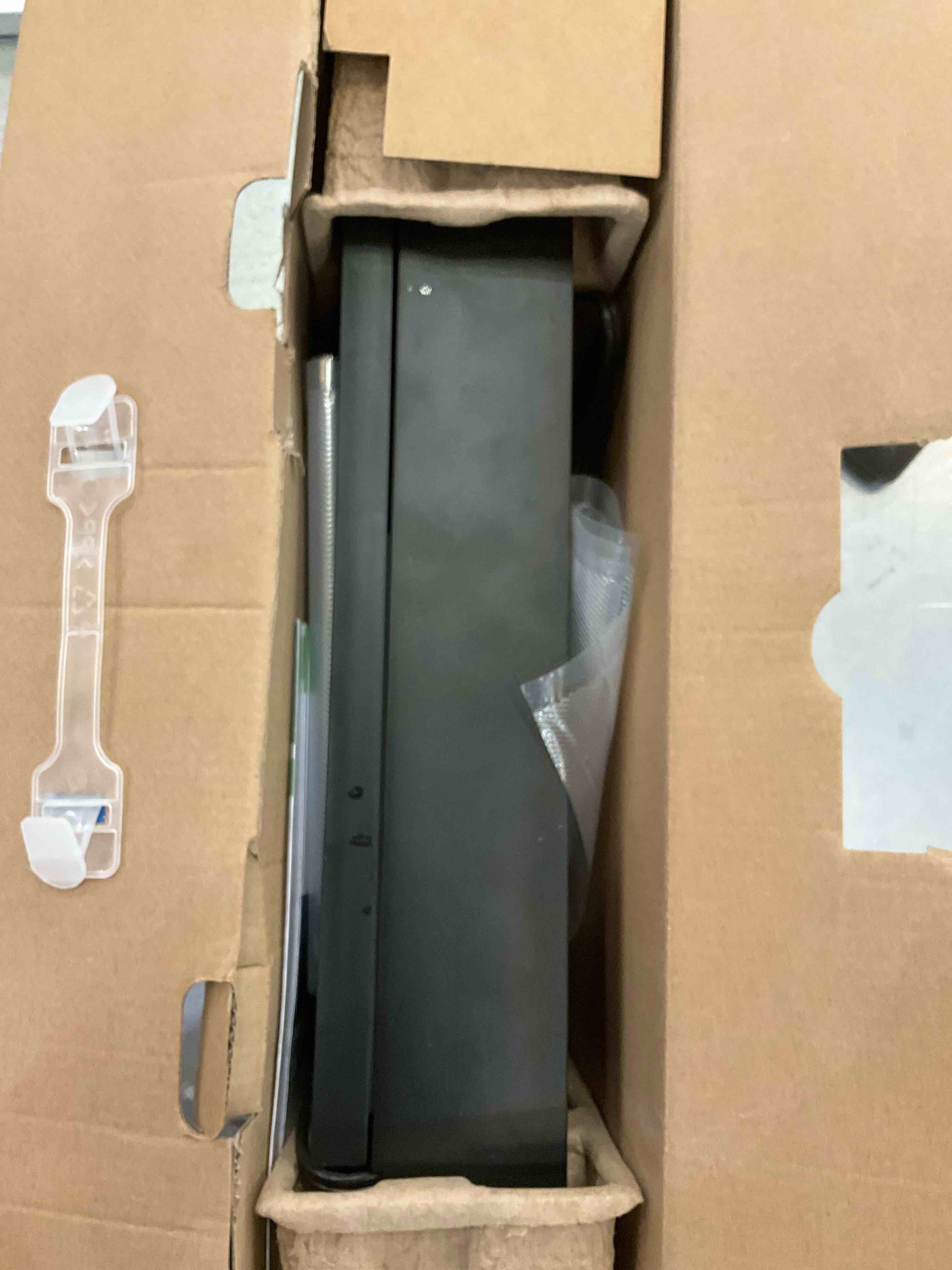 https://s3.amazonaws.com/lotting-images-prod/BargainHunt/EXS01223826_1710443036087.jpeg