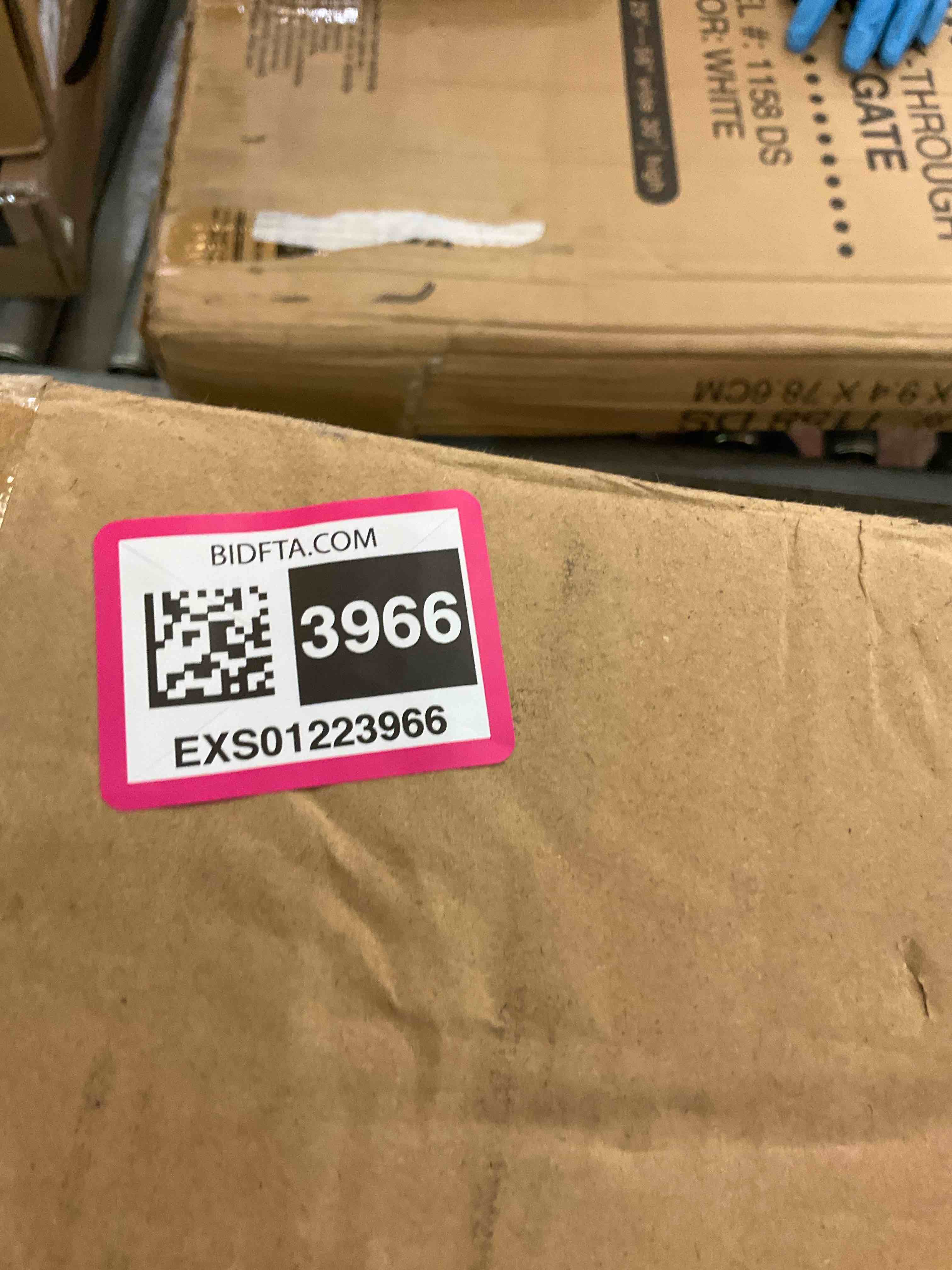 https://s3.amazonaws.com/lotting-images-prod/BargainHunt/EXS01223966_1710786590441.jpeg