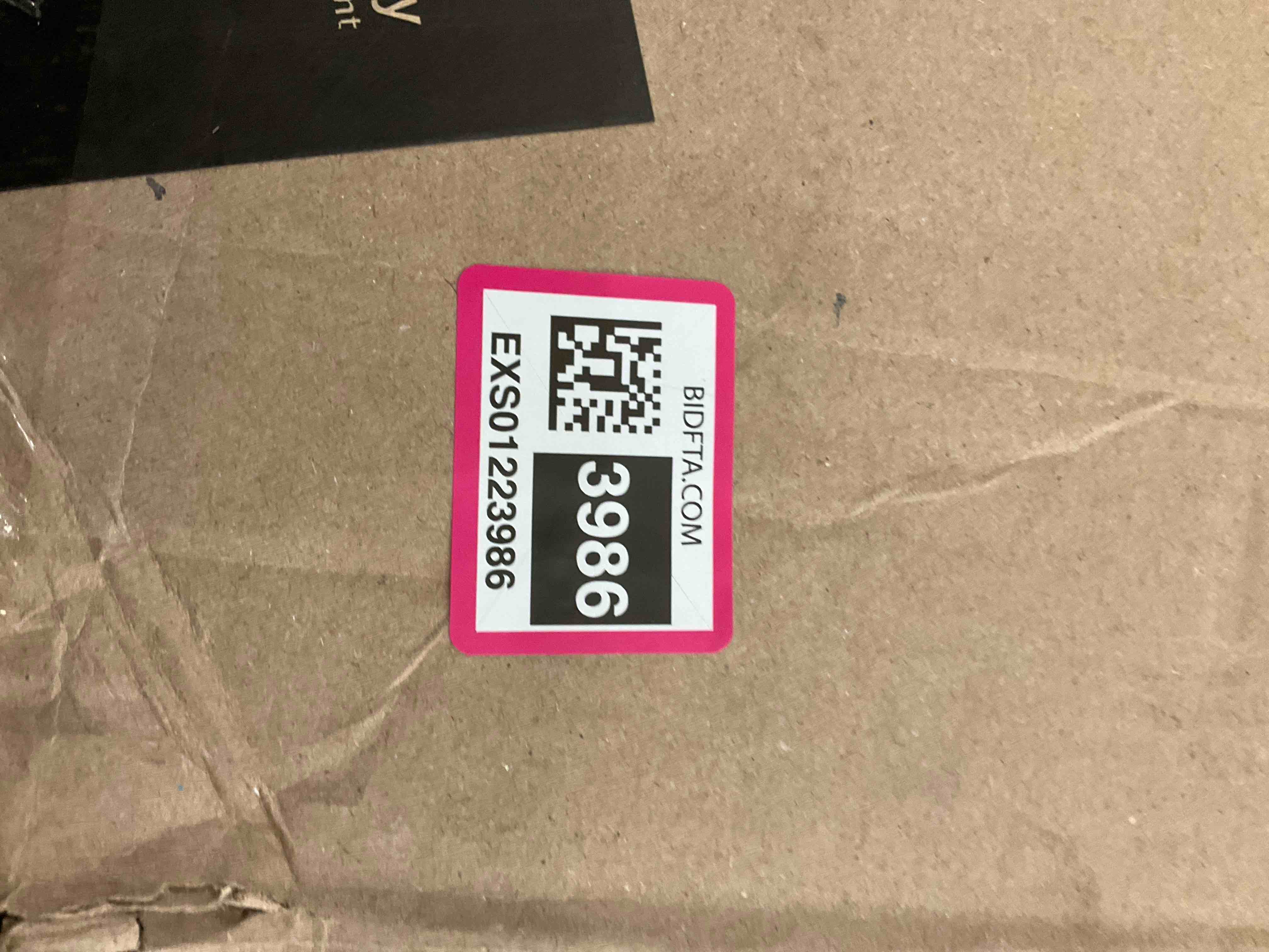 https://s3.amazonaws.com/lotting-images-prod/BargainHunt/EXS01223986_1710789474116.jpeg