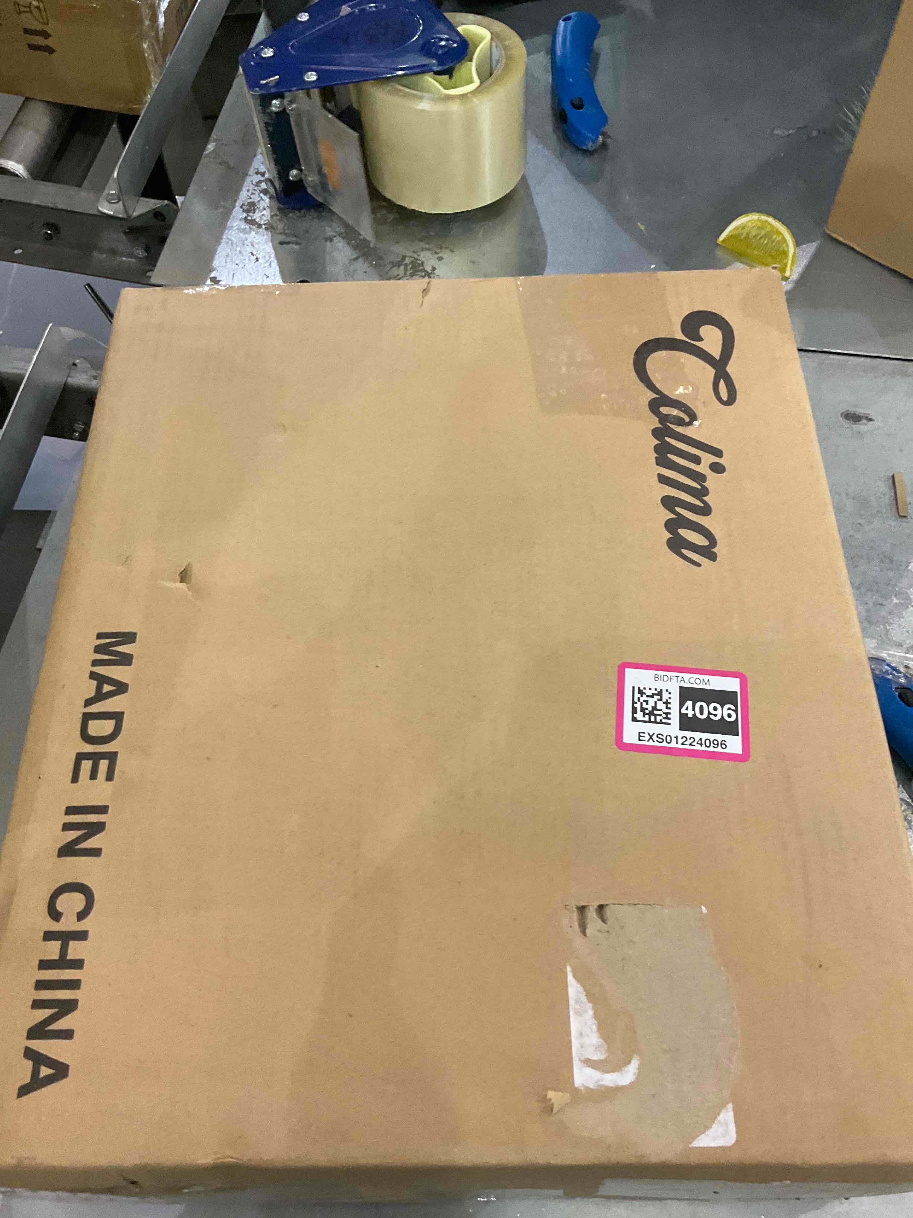 https://s3.amazonaws.com/lotting-images-prod/BargainHunt/EXS01224096_1710428051892.jpeg