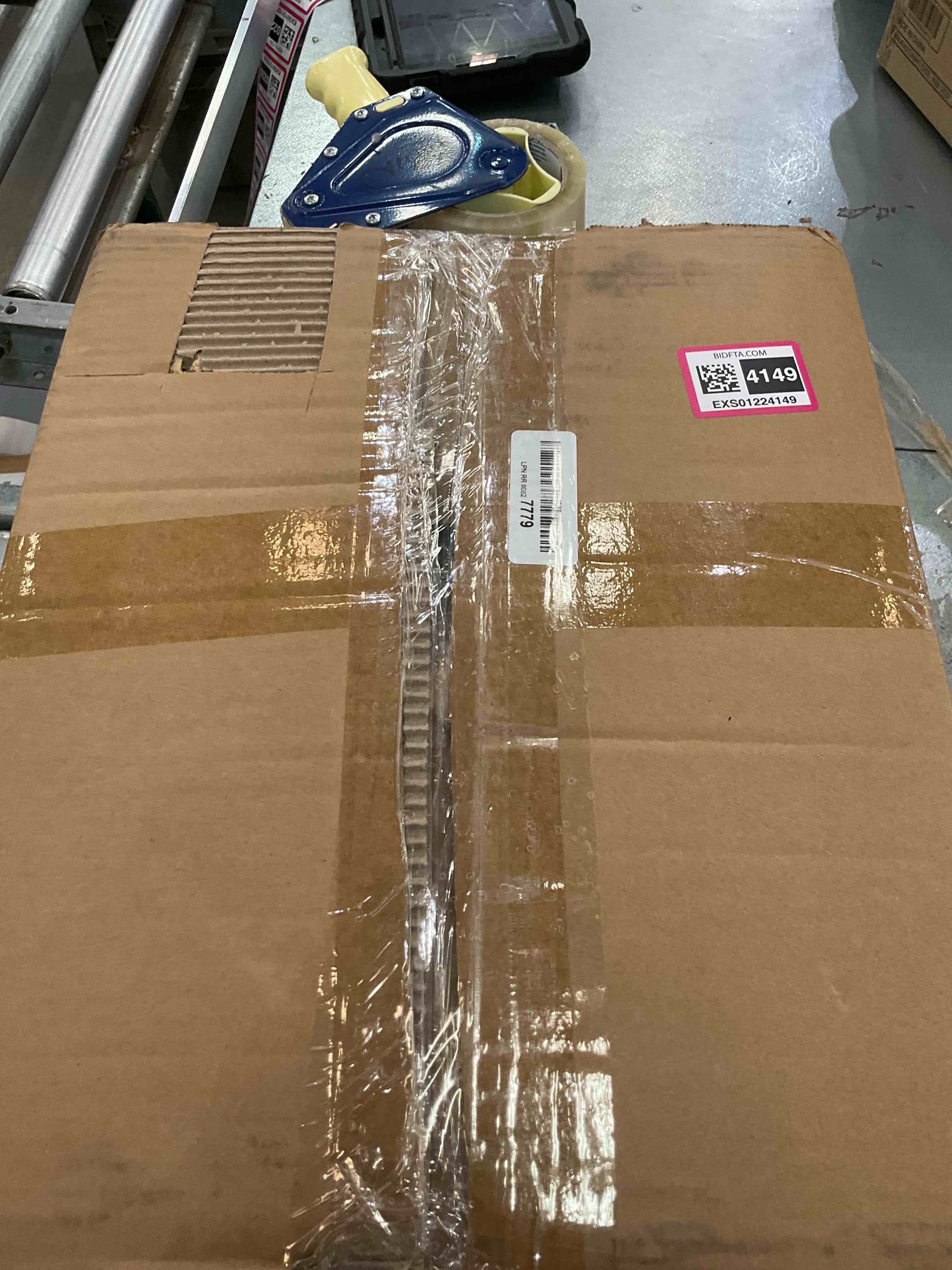https://s3.amazonaws.com/lotting-images-prod/BargainHunt/EXS01224149_1710436889671.jpeg