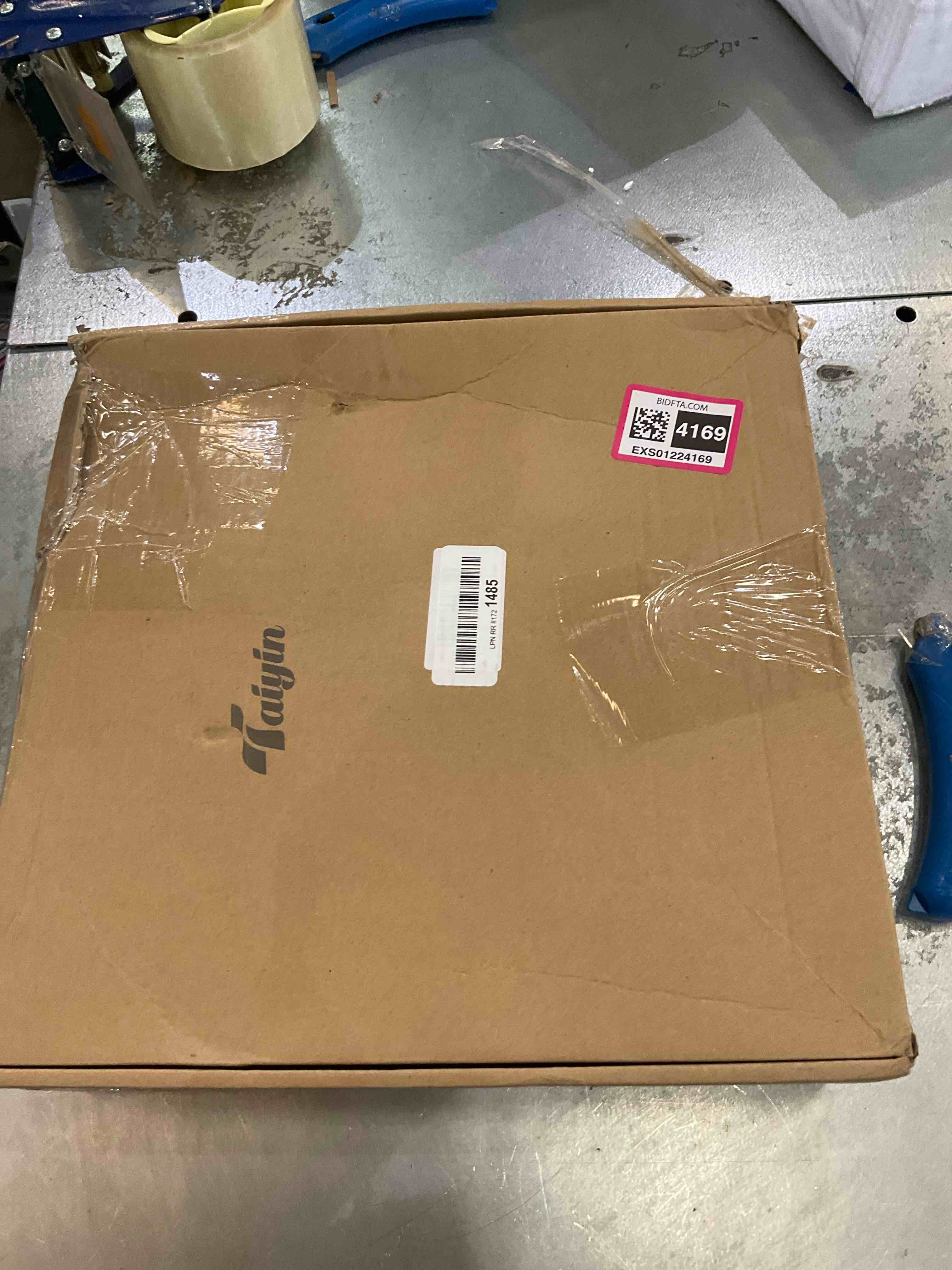 https://s3.amazonaws.com/lotting-images-prod/BargainHunt/EXS01224169_1710438832699.jpeg