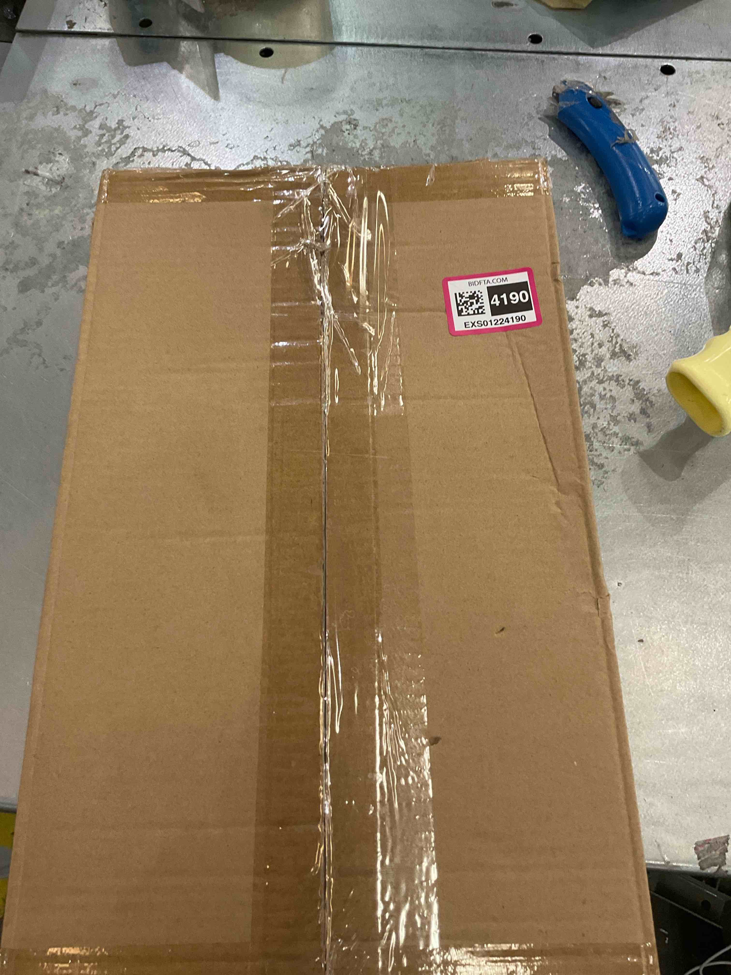https://s3.amazonaws.com/lotting-images-prod/BargainHunt/EXS01224190_1710442533160.jpeg