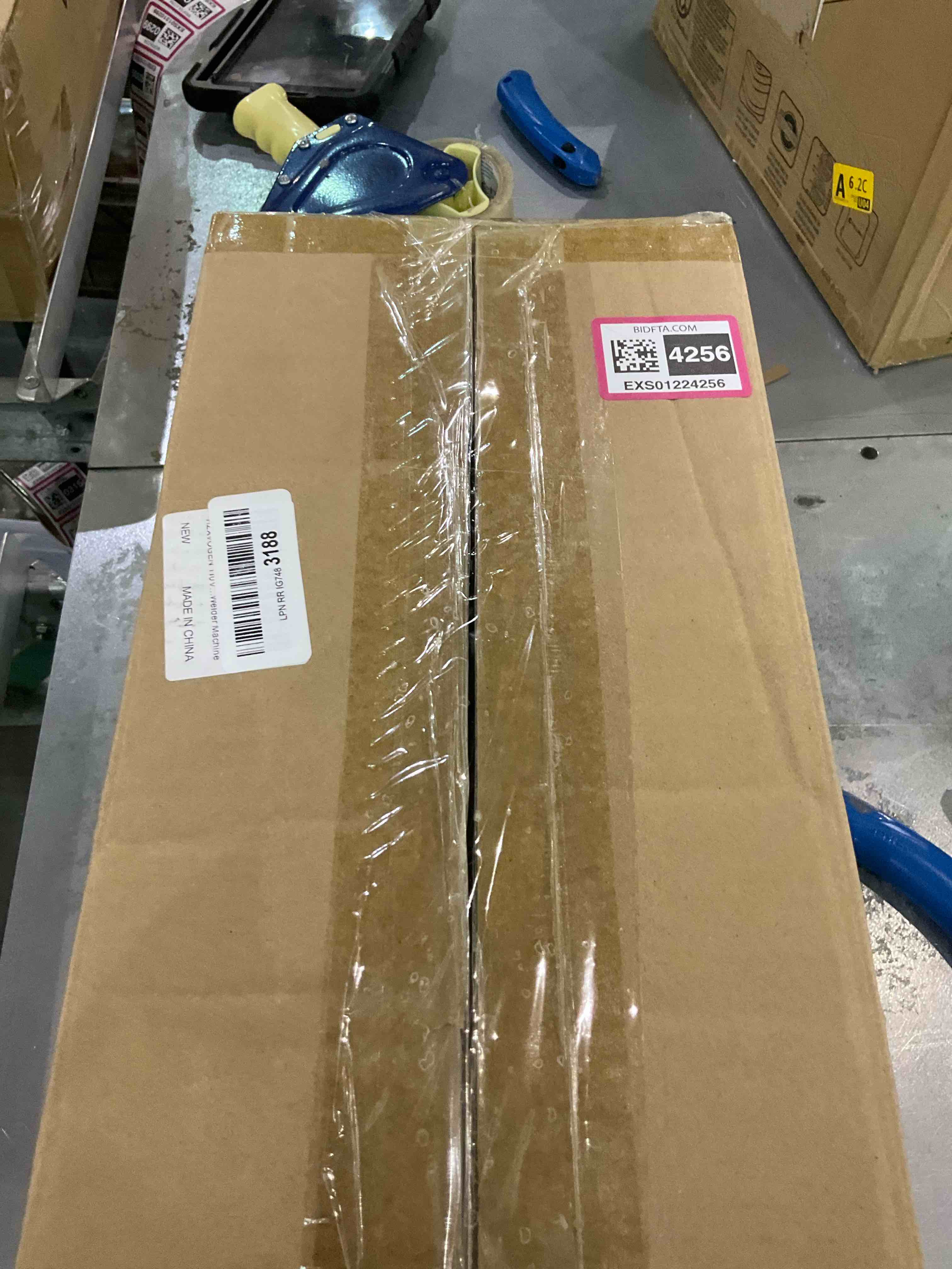 https://s3.amazonaws.com/lotting-images-prod/BargainHunt/EXS01224256_1710505381319.jpeg