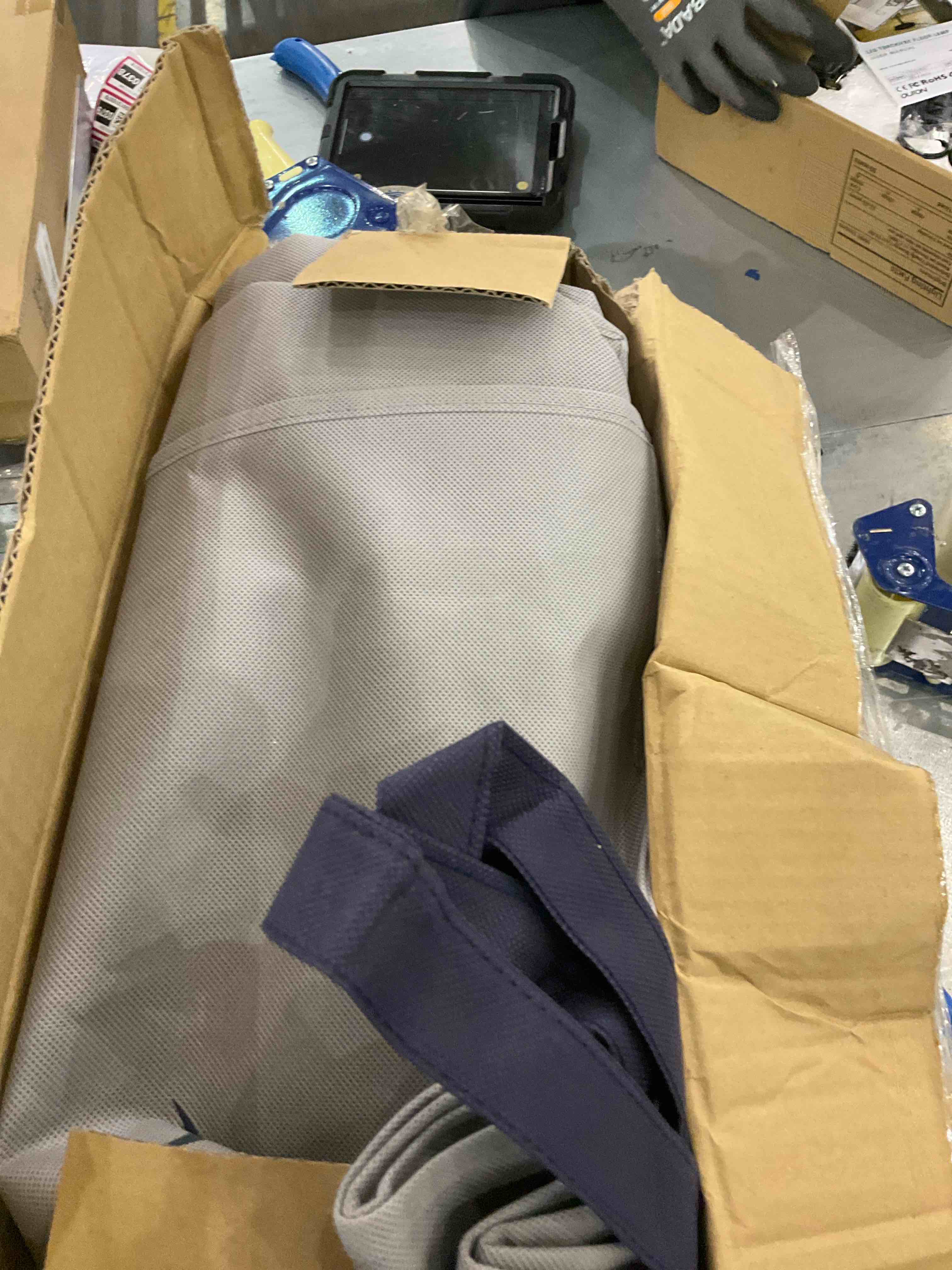 https://s3.amazonaws.com/lotting-images-prod/BargainHunt/EXS01224290_1710516755625.jpeg