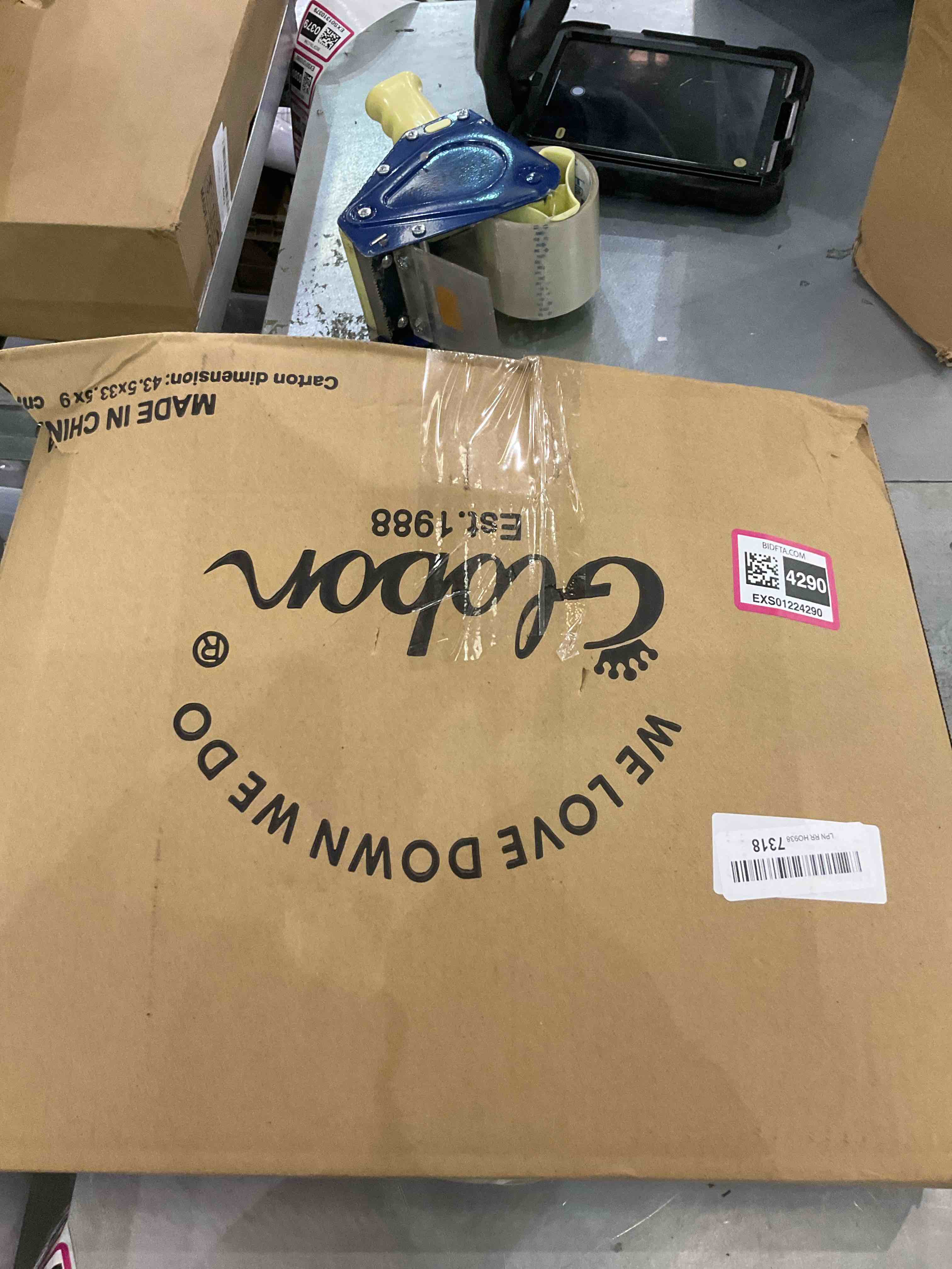 https://s3.amazonaws.com/lotting-images-prod/BargainHunt/EXS01224290_1710516784263.jpeg