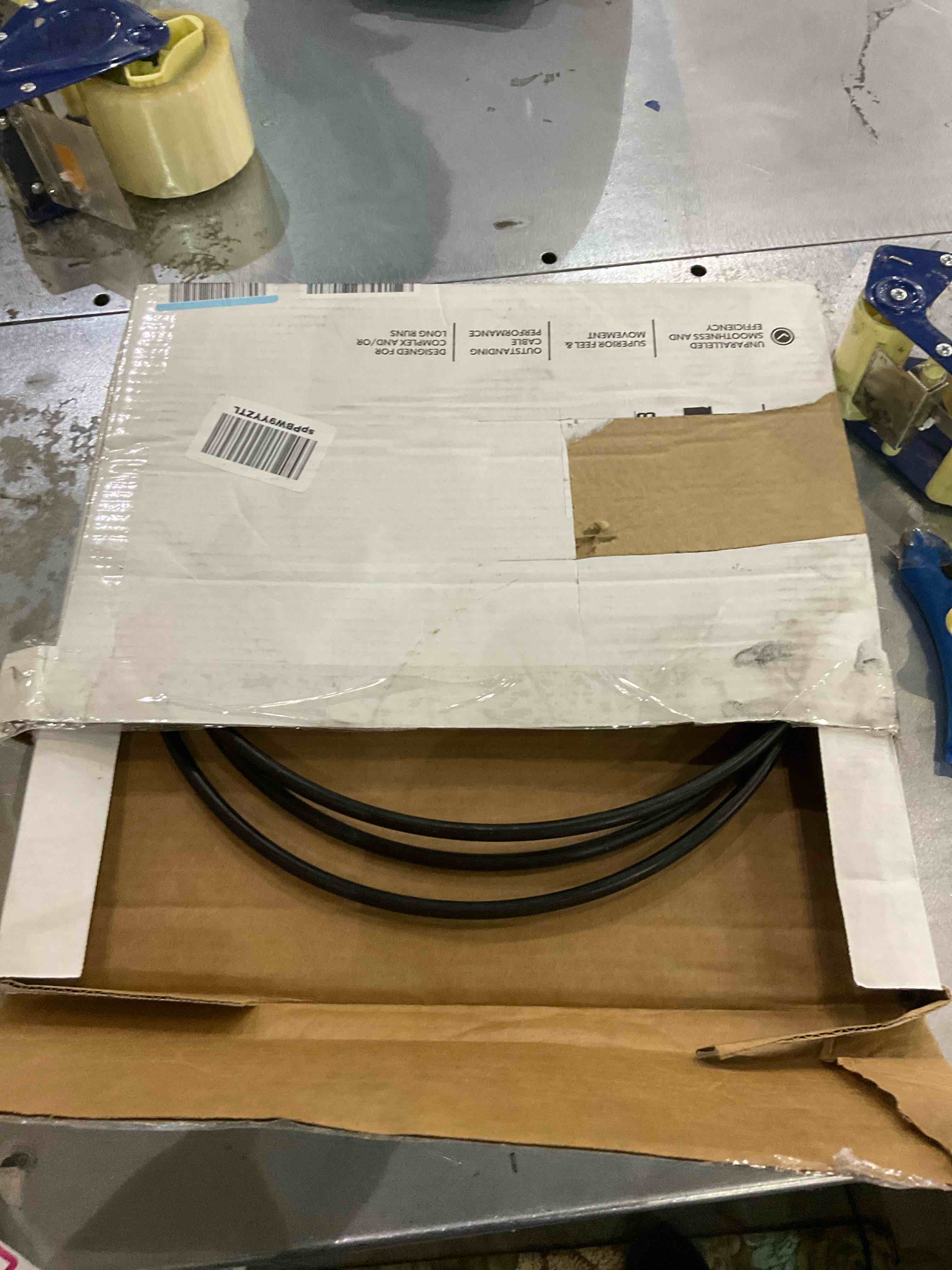 https://s3.amazonaws.com/lotting-images-prod/BargainHunt/EXS01224376_1710760912735.jpeg