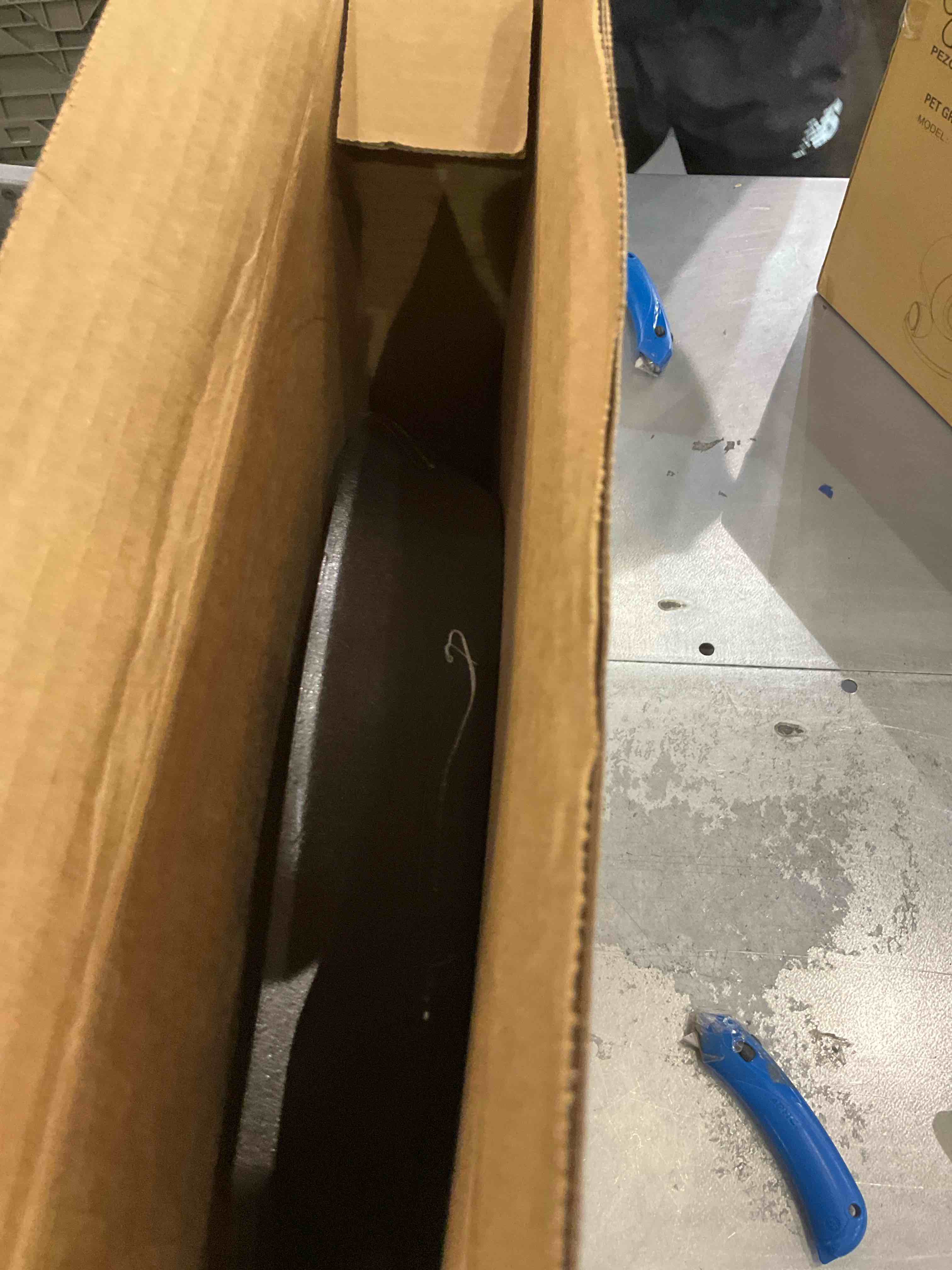 https://s3.amazonaws.com/lotting-images-prod/BargainHunt/EXS01224428_1710769777513.jpeg