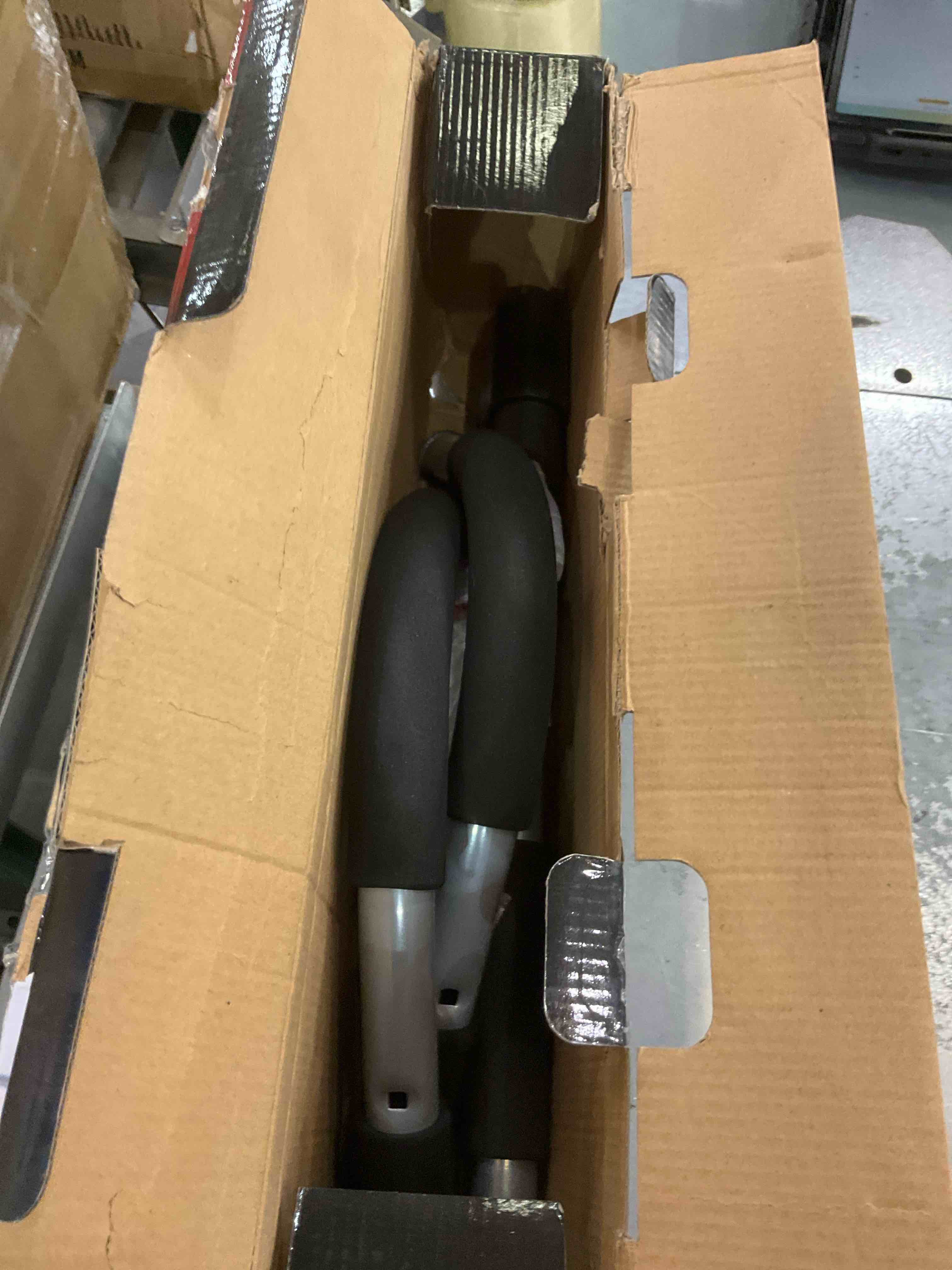 https://s3.amazonaws.com/lotting-images-prod/BargainHunt/EXS01224431_1710770098427.jpeg