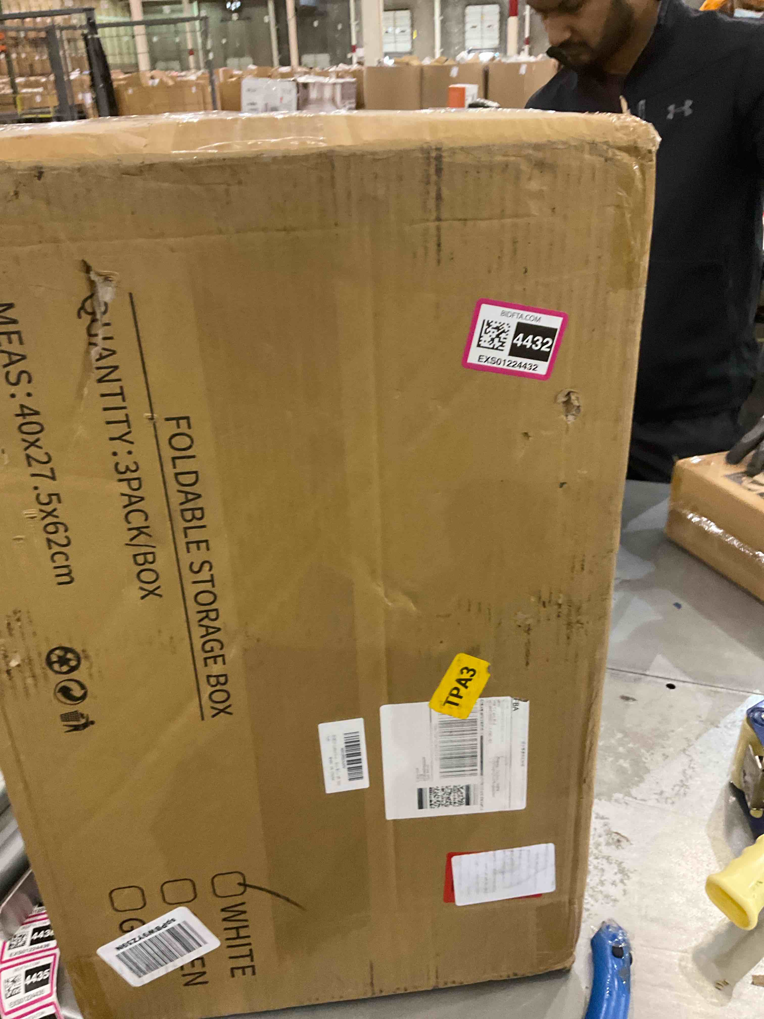 https://s3.amazonaws.com/lotting-images-prod/BargainHunt/EXS01224432_1710770570124.jpeg