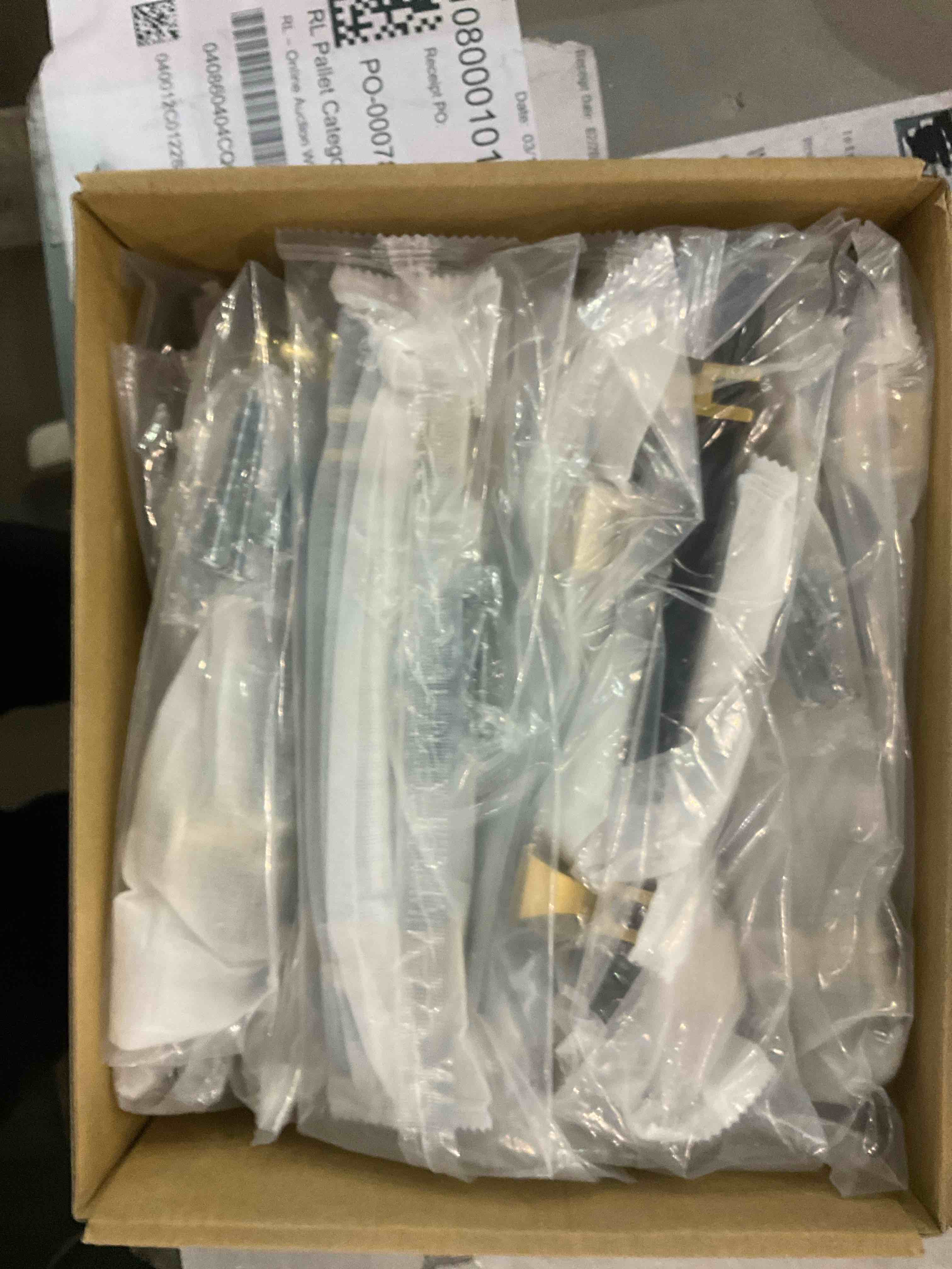 https://s3.amazonaws.com/lotting-images-prod/BargainHunt/EXS01224526_1710157793354.jpeg