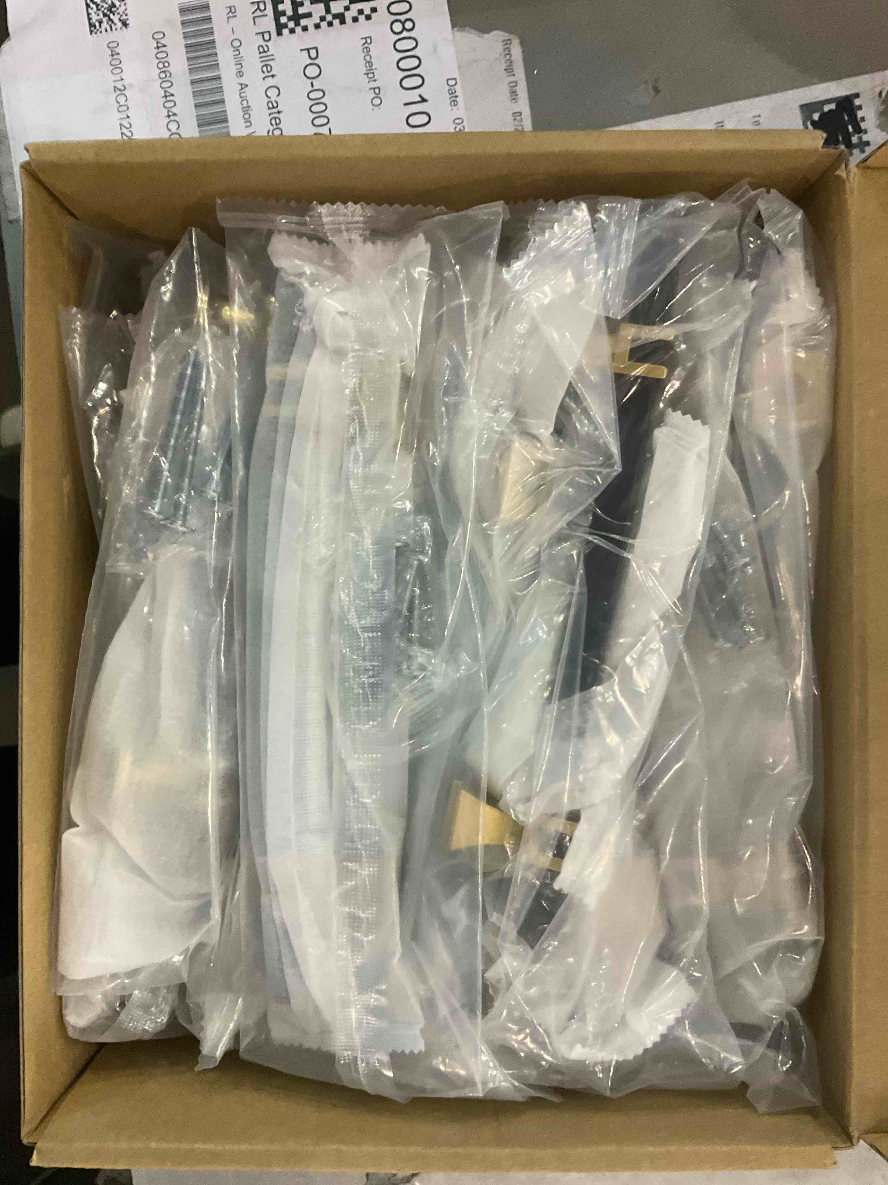 https://s3.amazonaws.com/lotting-images-prod/BargainHunt/EXS01224526_1710157795221.jpeg