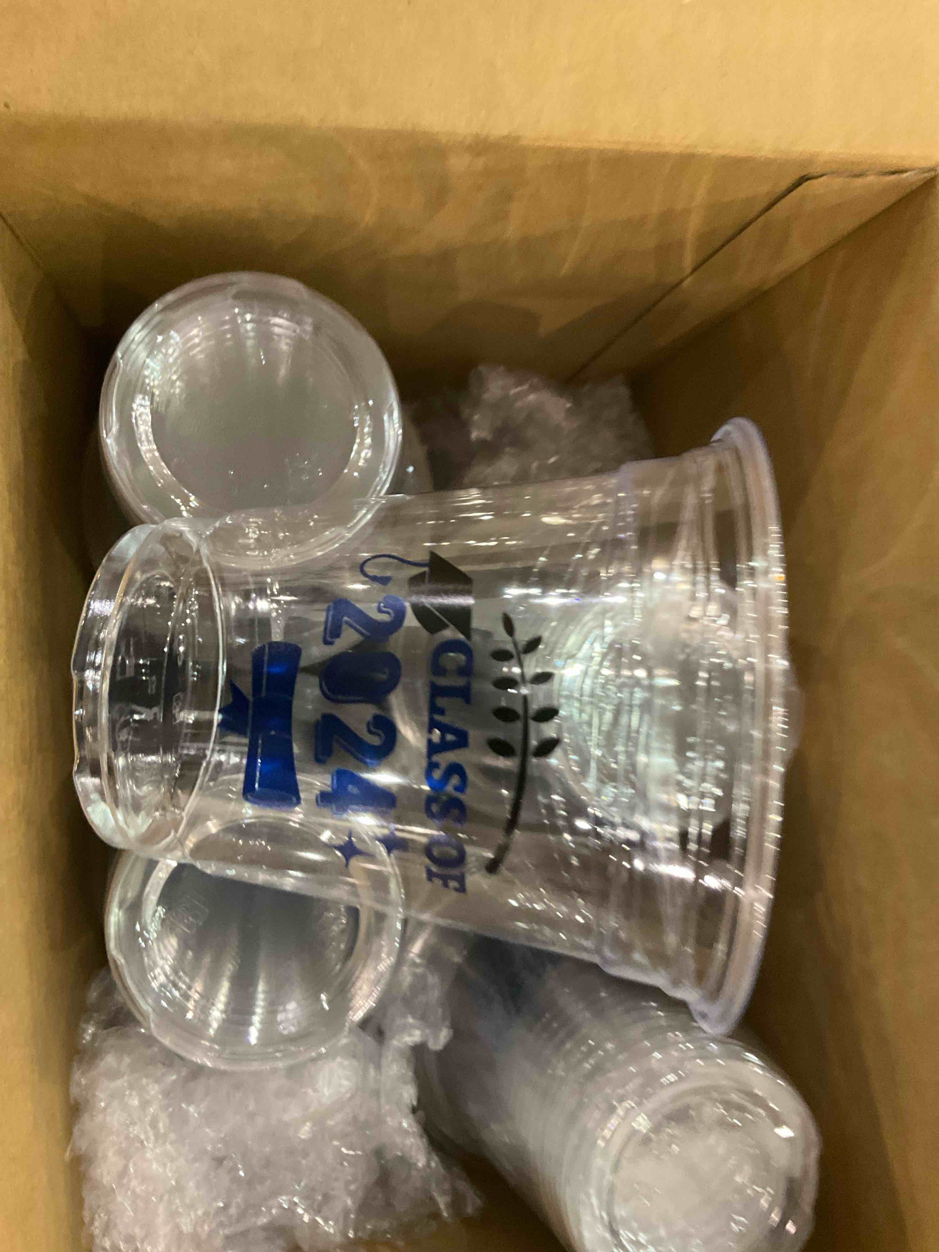 100 Pack Graduation Disposable Cups 12oz Plastic Grad Cups Disposable Drinkware for Class of 2023 Congrats Grad Elegant Party Supplies Tableware Decorations (Blue)