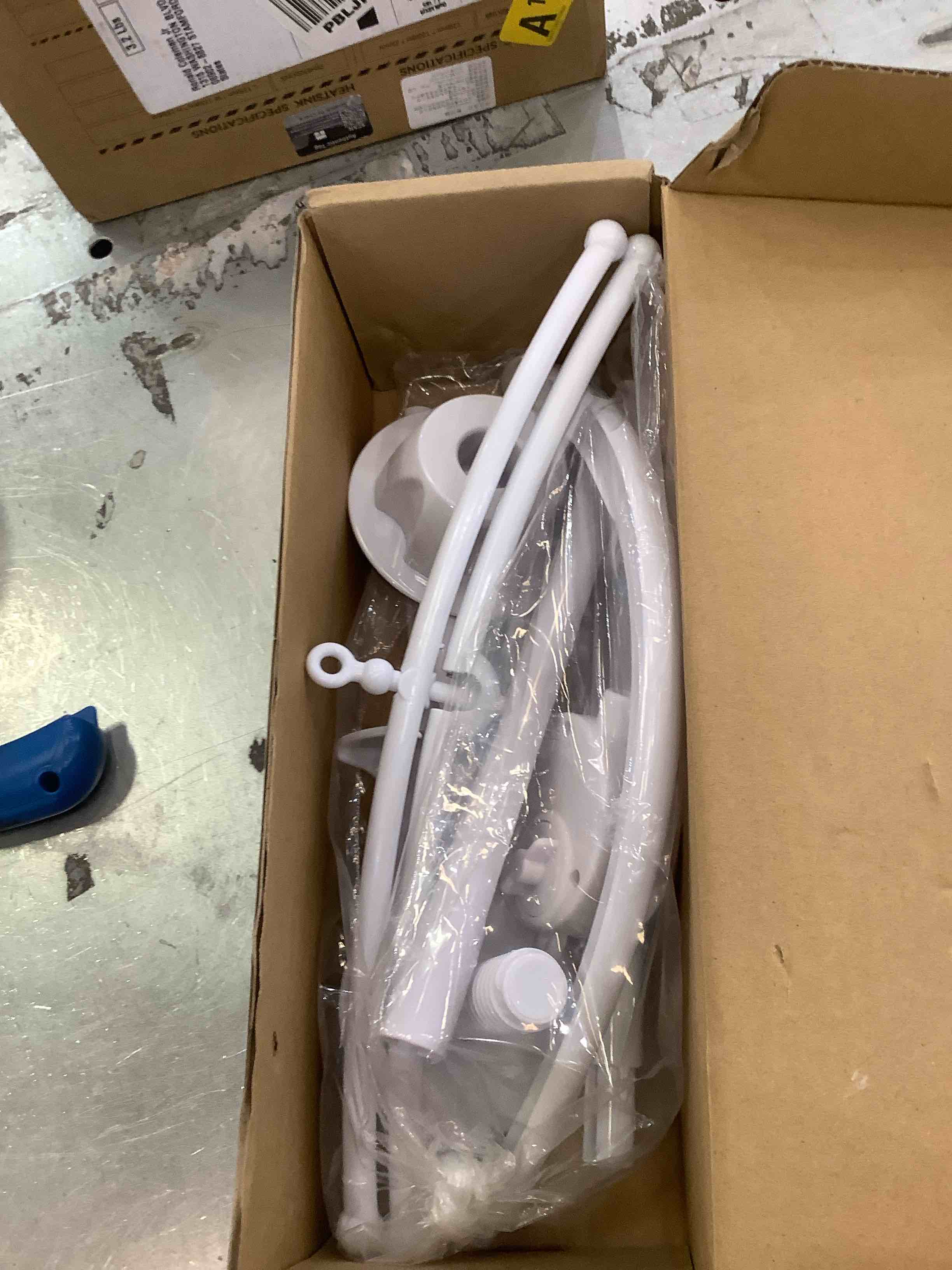 https://s3.amazonaws.com/lotting-images-prod/BargainHunt/EXS01225106_1711042309697.jpeg