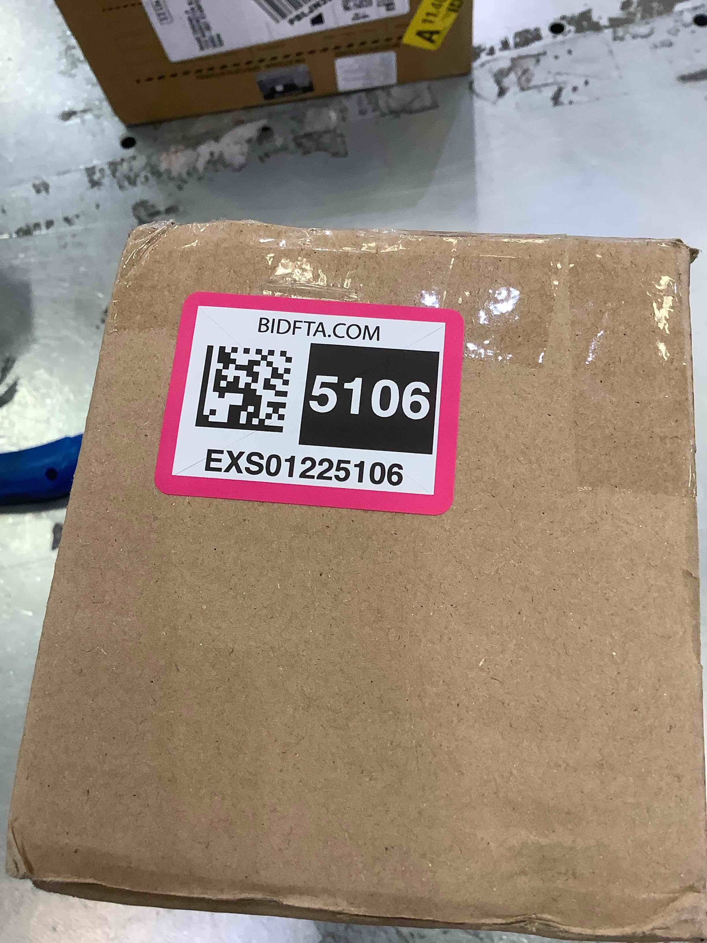 https://s3.amazonaws.com/lotting-images-prod/BargainHunt/EXS01225106_1711042330103.jpeg