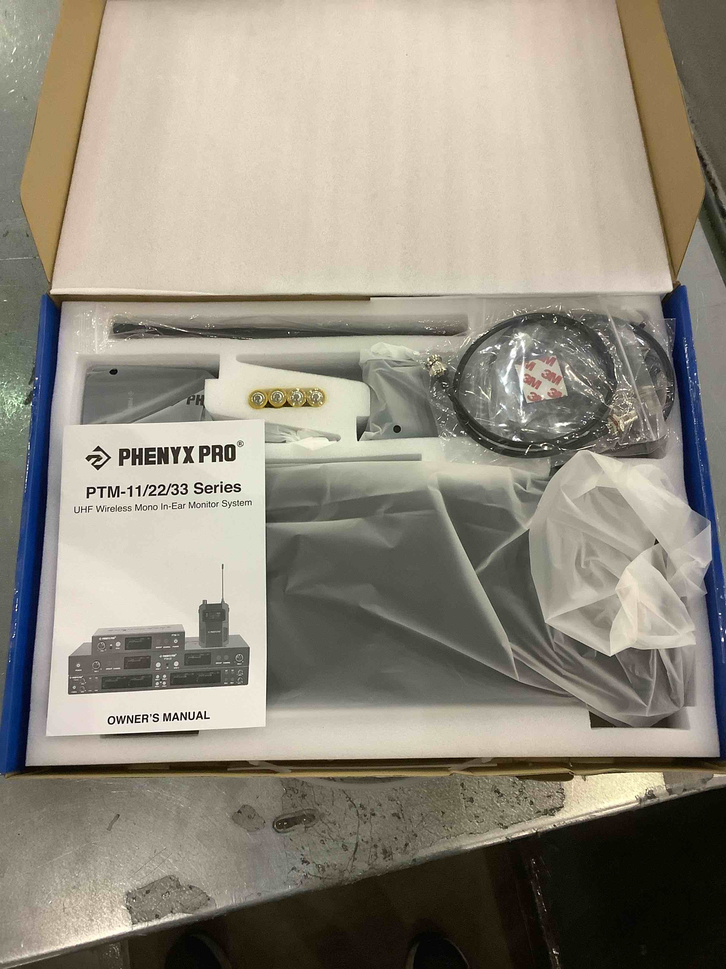 https://s3.amazonaws.com/lotting-images-prod/BargainHunt/EXS01225197_1711110913440.jpeg