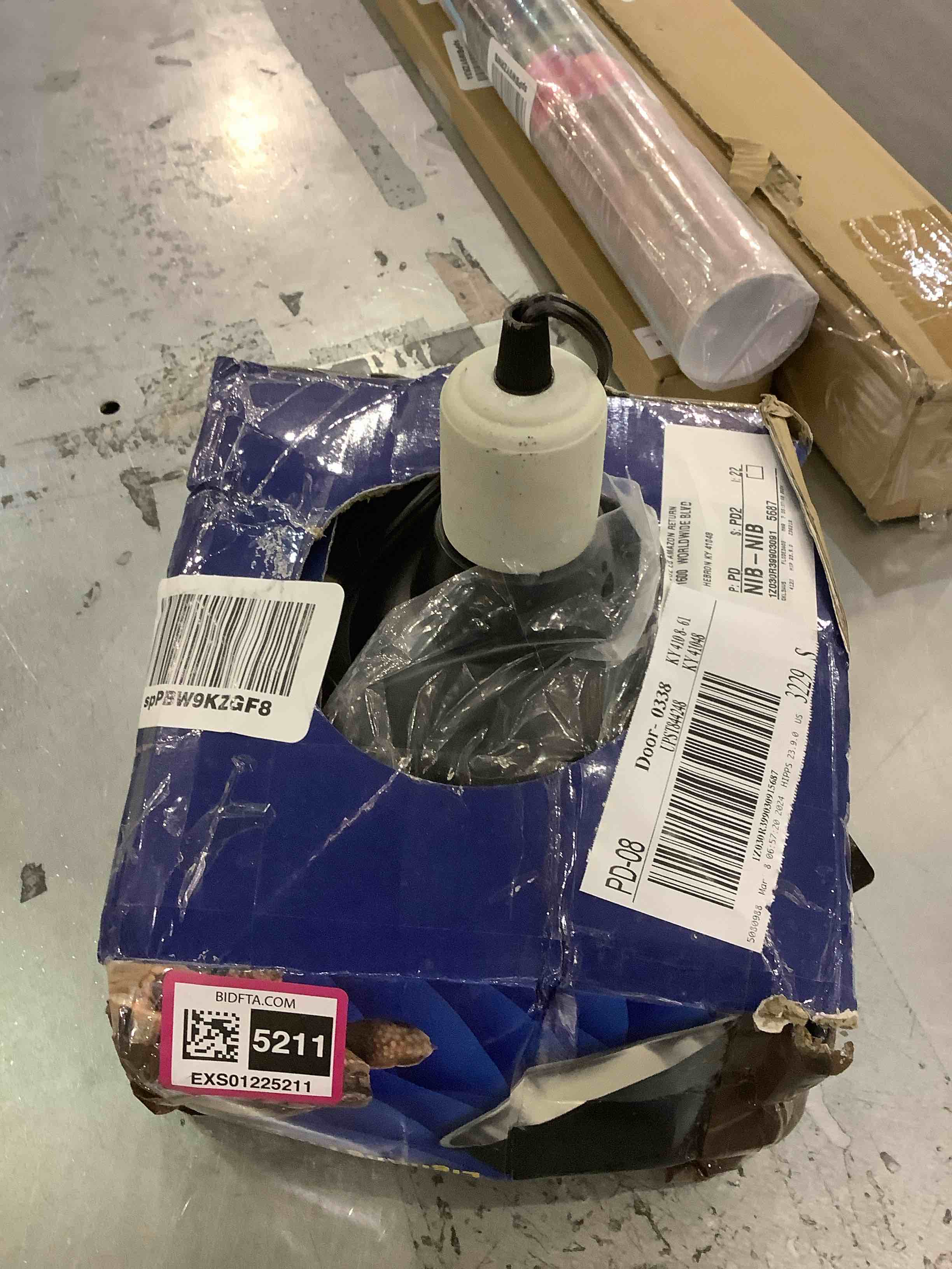 https://s3.amazonaws.com/lotting-images-prod/BargainHunt/EXS01225211_1711114403970.jpeg