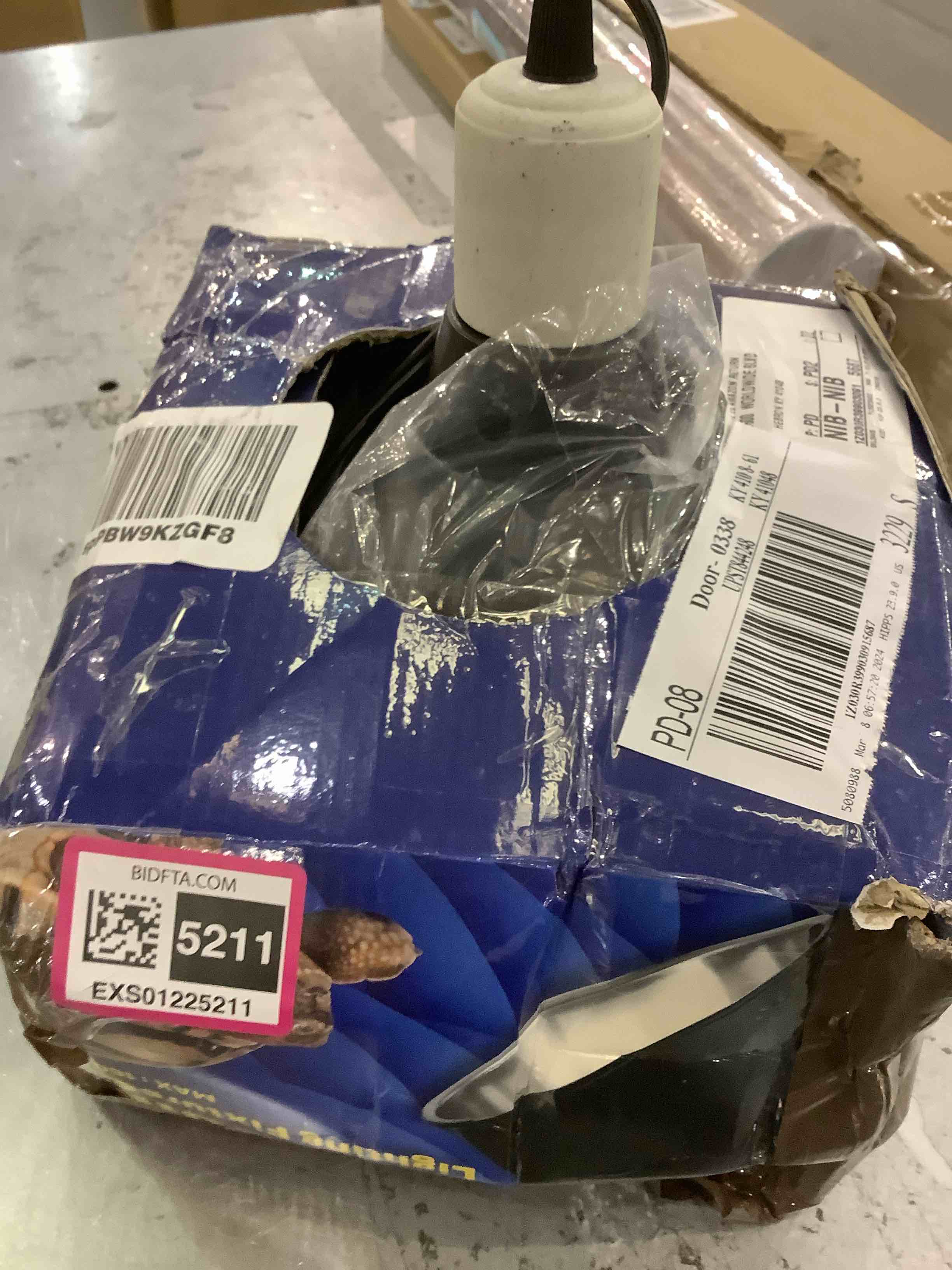 https://s3.amazonaws.com/lotting-images-prod/BargainHunt/EXS01225211_1711114405849.jpeg