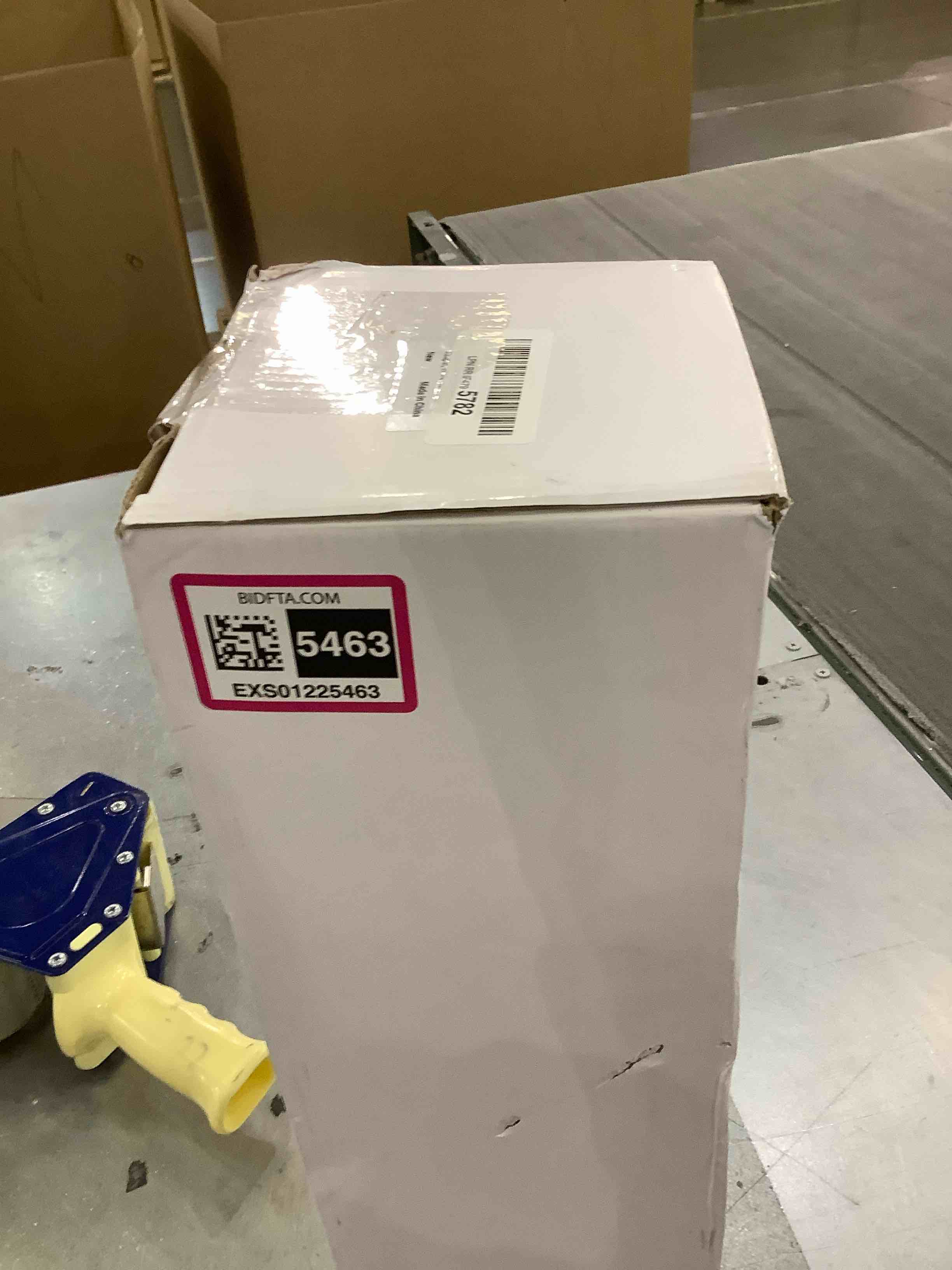 https://s3.amazonaws.com/lotting-images-prod/BargainHunt/EXS01225463_1711376887835.jpeg