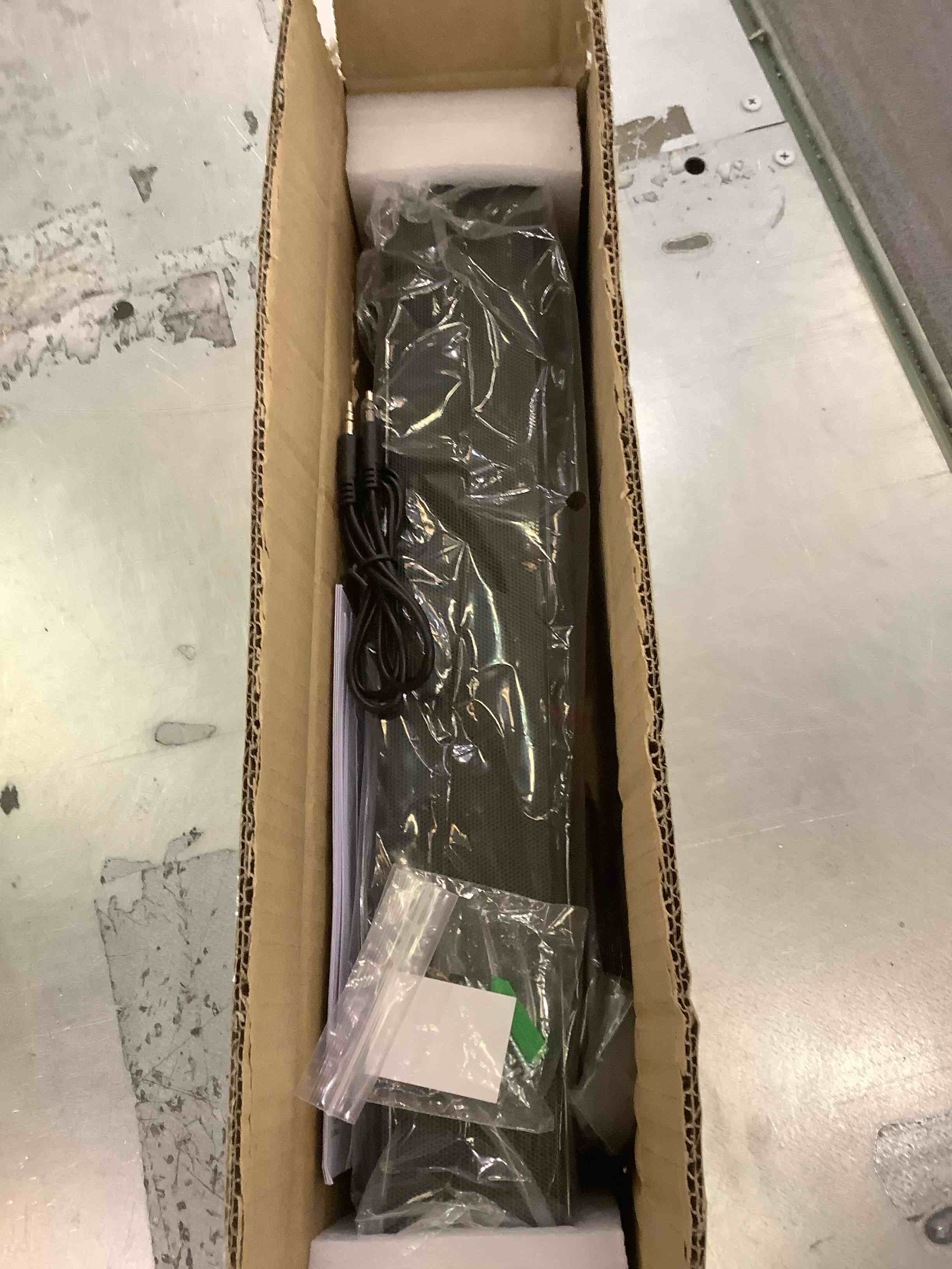 https://s3.amazonaws.com/lotting-images-prod/BargainHunt/EXS01225472_1711377539035.jpeg