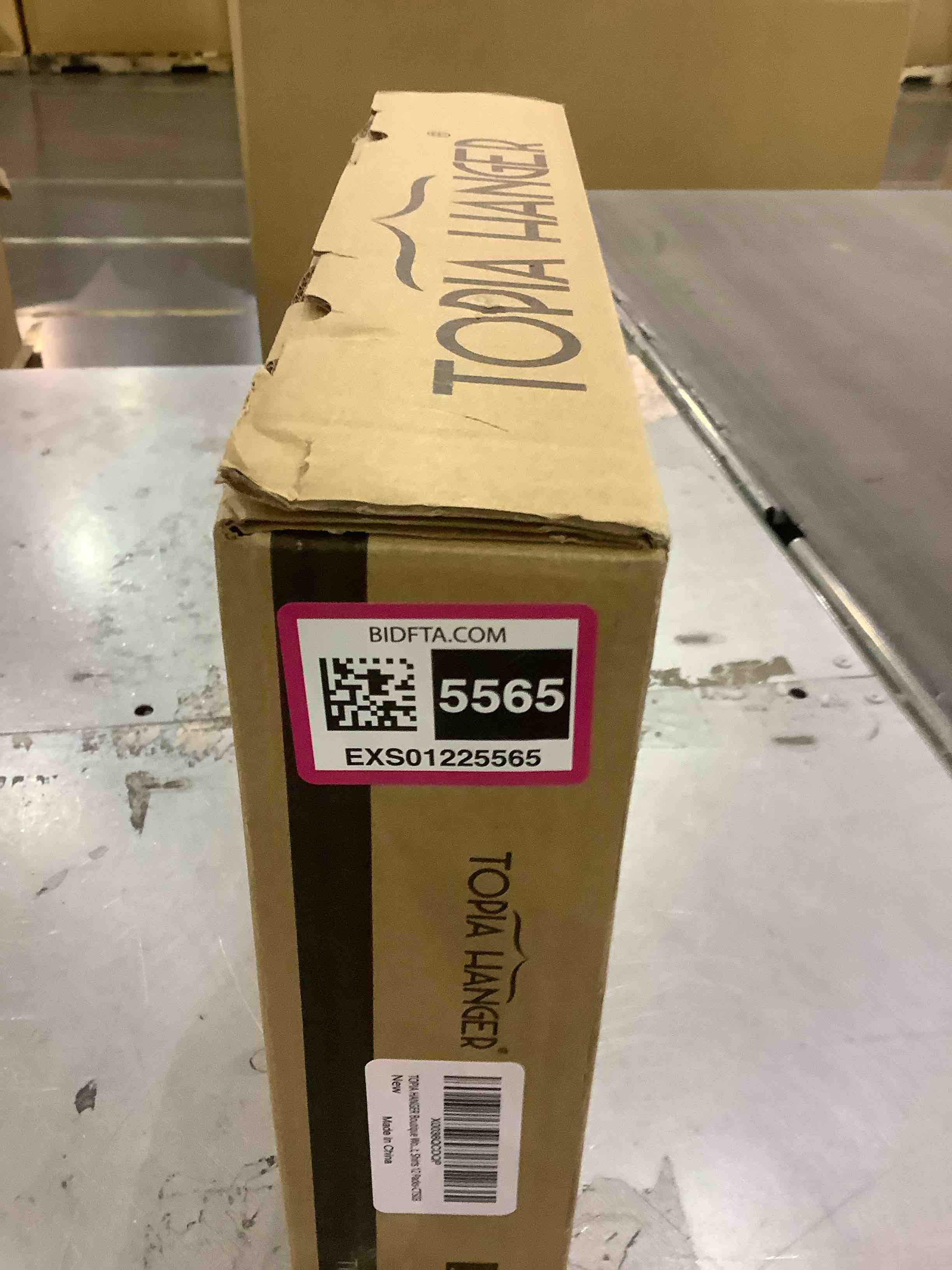 https://s3.amazonaws.com/lotting-images-prod/BargainHunt/EXS01225565_1710160985245.jpeg