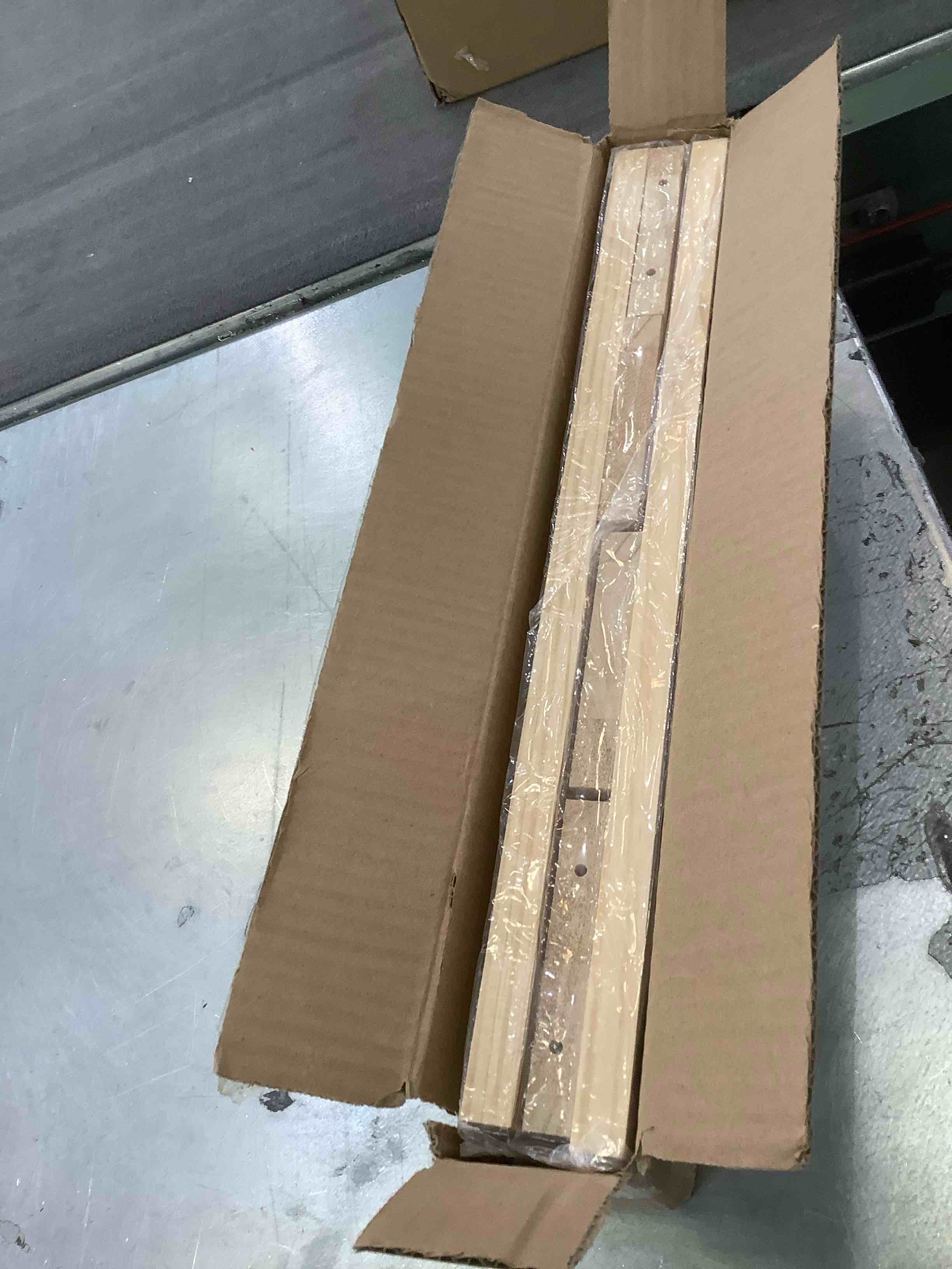 https://s3.amazonaws.com/lotting-images-prod/BargainHunt/EXS01225662_1710175861475.jpeg